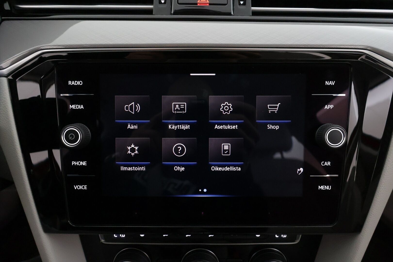 Volkswagen Passat 2020 Variant GTE Plug-In Hybrid 160kW DSG * ACC / Webasto / Matrix-LED / P.kamera / Navi / Kaistavahti / Keyless * - 1-om Suomi-auto / 2x Latauskaapelit / Kahdet renkaat