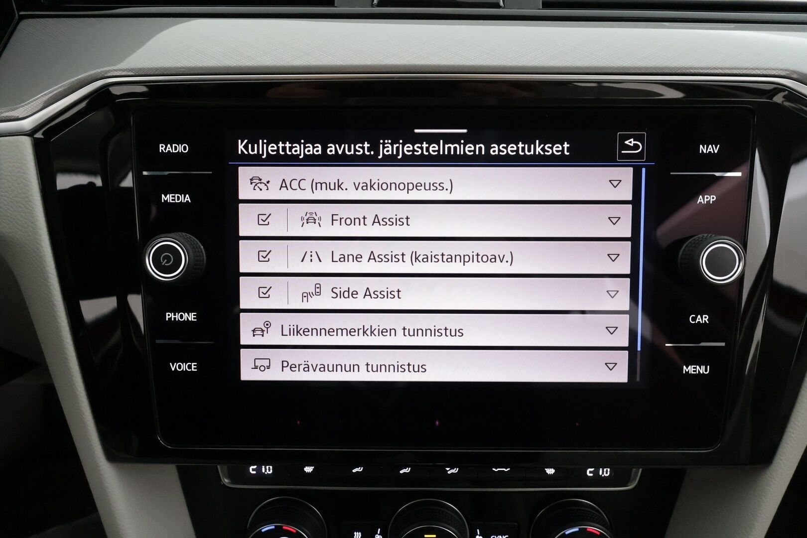 Volkswagen Passat 2020 Variant GTE Plug-In Hybrid 160kW DSG * ACC / Webasto / Matrix-LED / P.kamera / Navi / Kaistavahti / Keyless * - 1-om Suomi-auto / 2x Latauskaapelit / Kahdet renkaat