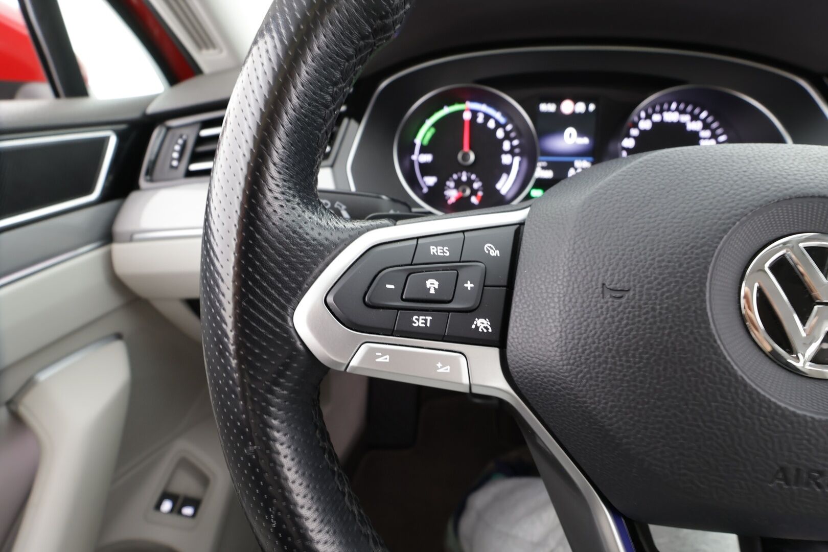 Volkswagen Passat 2020 Variant GTE Plug-In Hybrid 160kW DSG * ACC / Webasto / Matrix-LED / P.kamera / Navi / Kaistavahti / Keyless * - 1-om Suomi-auto / 2x Latauskaapelit / Kahdet renkaat