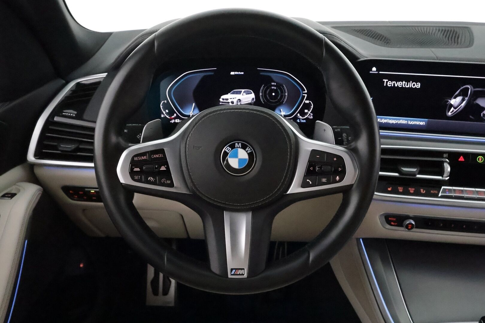 BMW X5 2020 G05 xDrive45e A M-Sport **Adapt.vakkari / Ilma-alusta / Adapt.LED / Muistipenkki / Digimittaristo / Vaaleat nahat** - 3,99 % KORKOTARJOUS TÄHÄN AUTOON 16.9. ASTI! - Akku kuntotarkastettu / Suomi-auto / Kahdet renkaat aluvanteilla