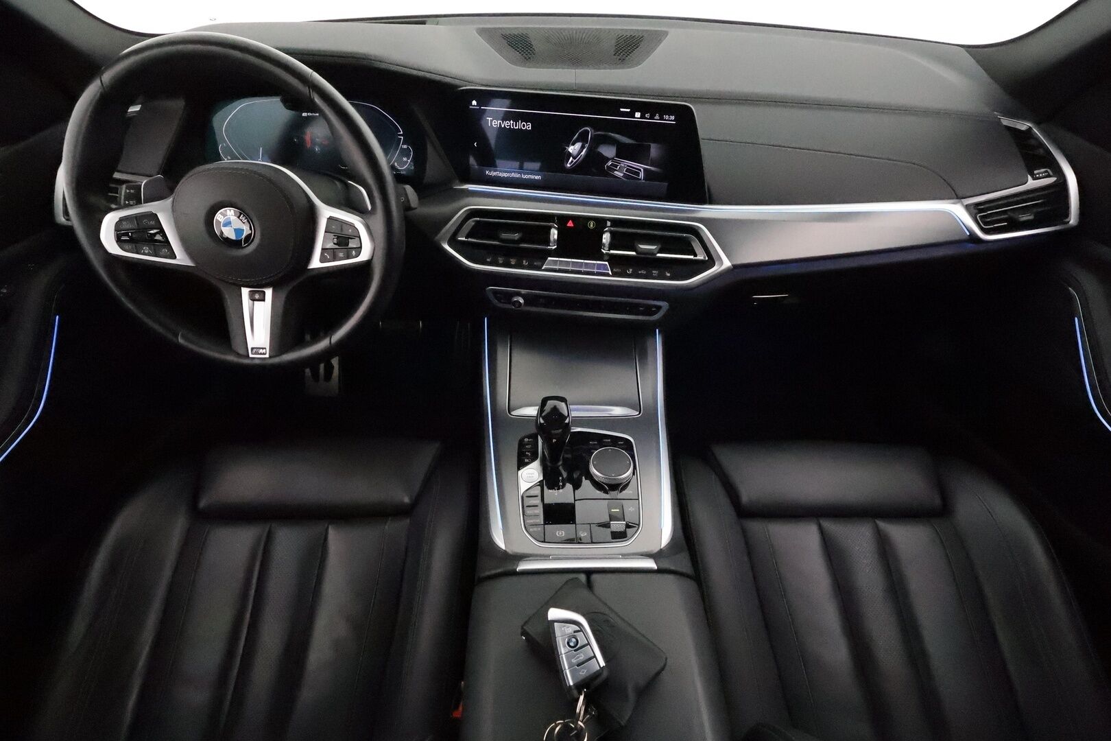 BMW X5 2020 G05 xDrive45e A M-Sport **Adapt.vakkari / HUD / Ilma-alusta / Adapt.LED / Comfort Access / Muistipenkit** - 3,99 % KORKOTARJOUS TÄHÄN AUTOON 31.8. ASTI! - Suomi-auto / Merkkihuollettu / Digimittaristo / Navi / Koukku / Nelipyöräohjaus / Hifit / 360.kamera / Display Key 