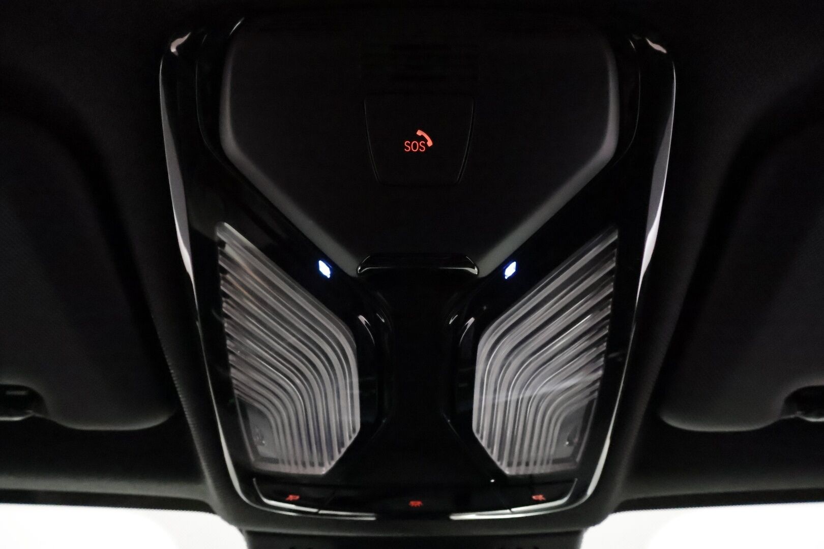 BMW X5 2020 G05 xDrive45e A M-Sport **Adapt.vakkari / HUD / Ilma-alusta / Adapt.LED / Comfort Access / Muistipenkit** - 3,99 % KORKOTARJOUS TÄHÄN AUTOON 31.8. ASTI! - Suomi-auto / Merkkihuollettu / Digimittaristo / Navi / Koukku / Nelipyöräohjaus / Hifit / 360.kamera / Display Key 
