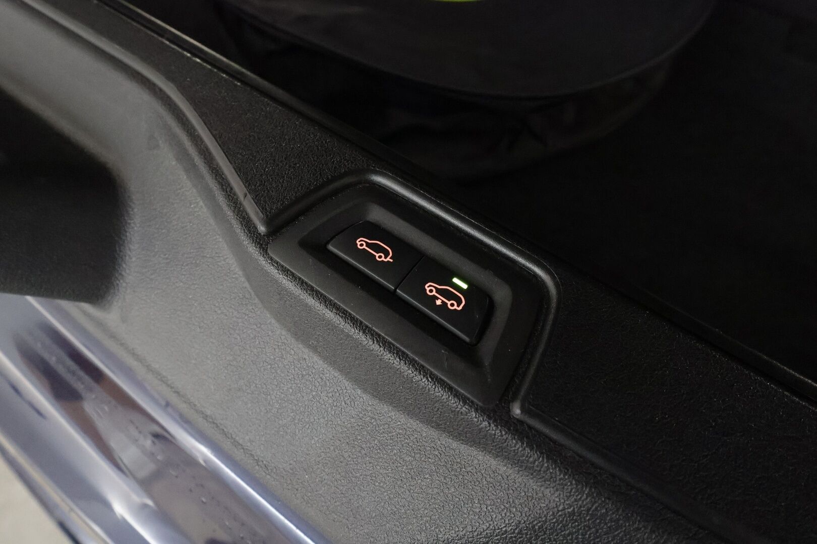 BMW X5 2020 G05 xDrive45e A M-Sport **Adapt.vakkari / HUD / Nelipyöräohjaus / Koukku / 360 Kamera / HiFi / Comfort istuimet** - Super varusteilla / Suomi-auto / Merkkihuollettu / Digimittaristo / Navi / Comfort Access / Ilma-alusta / Adapt.LED / Display Key 