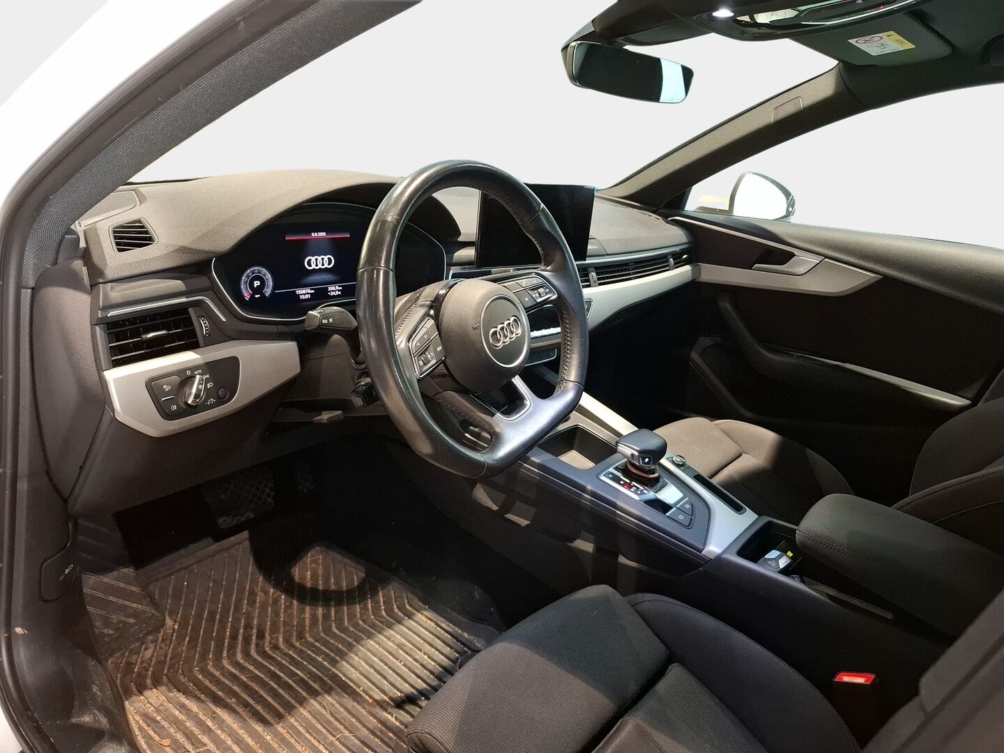 Audi A4 2020 Avant Business S line Comfort Edition 35 TFSI 110 kW MHEV S tronic / B&O / Webasto / Digimittaristo / 360 / Koukku - Suomi-auto / Hierovat sporttipenkit / LED