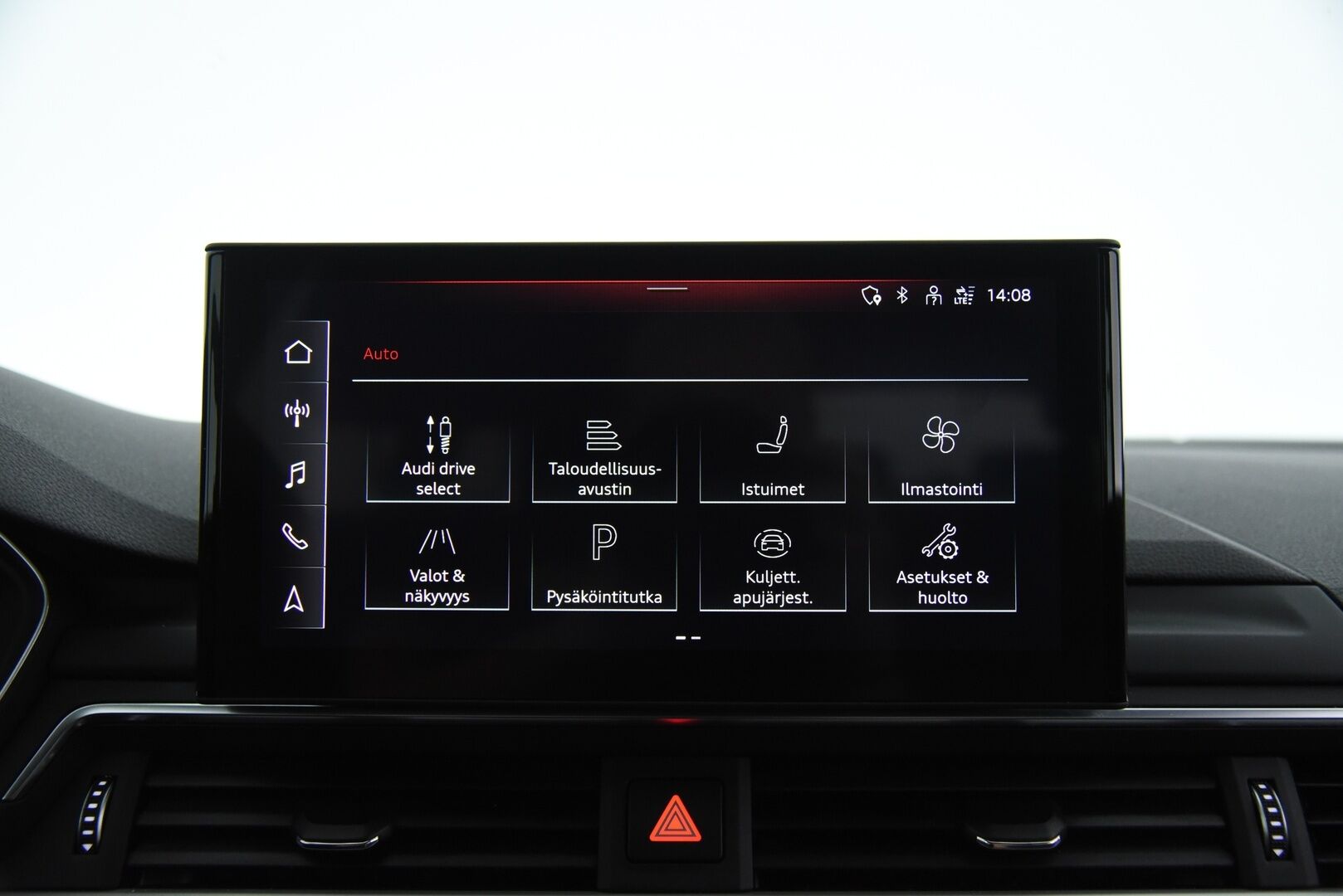 Audi A4 2020 Avant Business S line Comfort Edition 35 TFSI 110 kW MHEV S tronic / B&O / Webasto / Digimittaristo / 360 / Koukku - Katso varusteet! / Suomi-auto / Hierovat sporttipenkit / LED