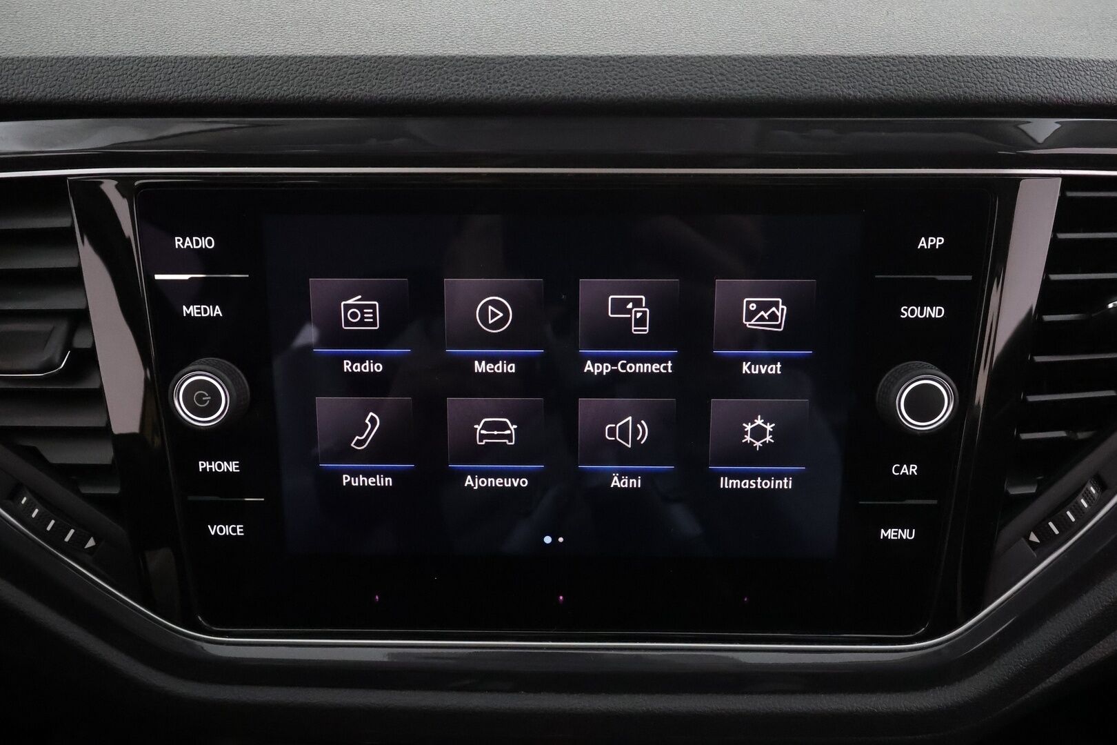 Volkswagen T-Roc 2020 Sport 1,5 TSI EVO 110 kW DSG * ACC / LED / P.tutkat / Koukku / Kaistavahti / Digimittaristo *