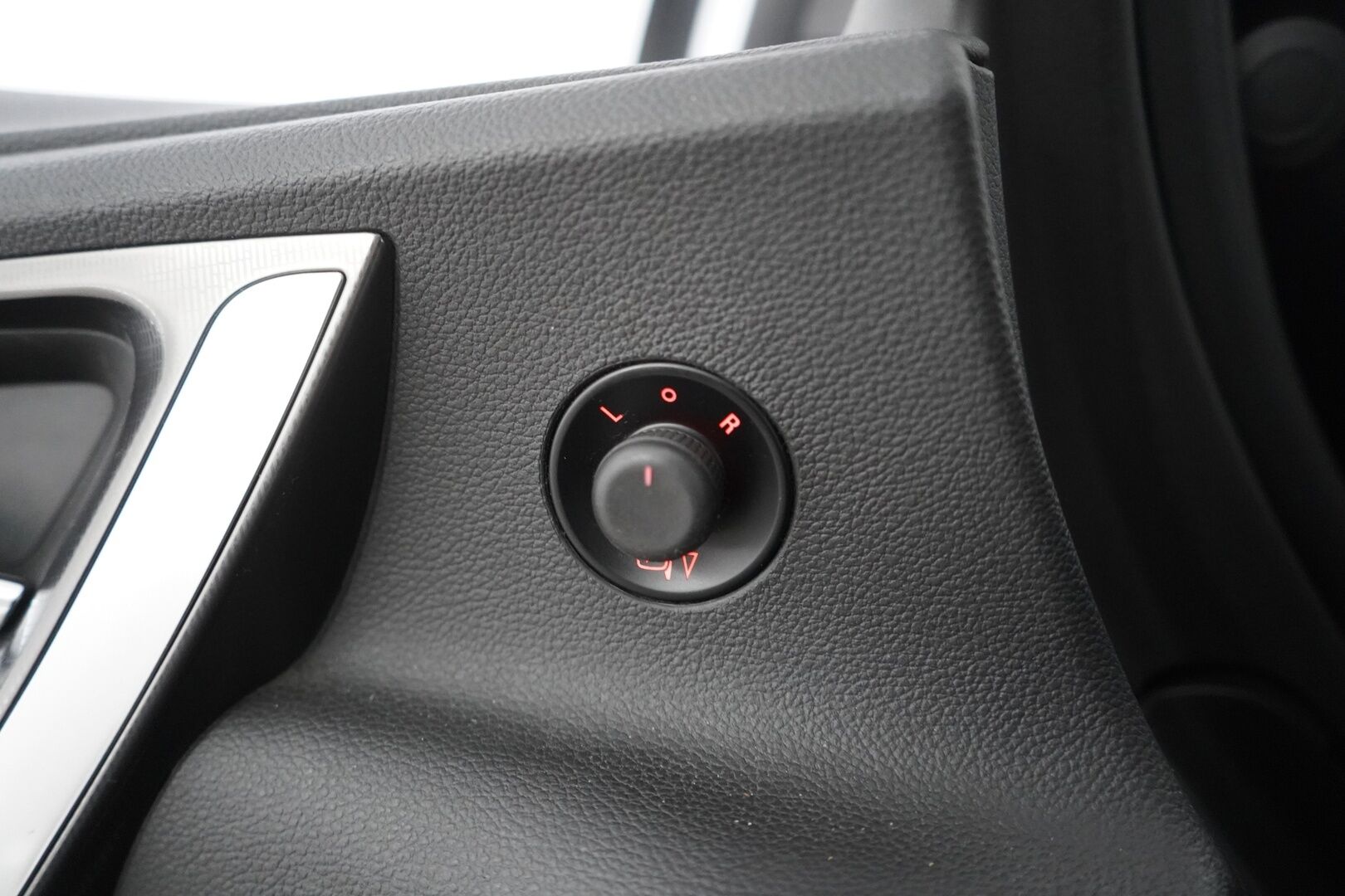 Opel Astra 2011 MYYDÄÄN HUUTOKAUPAT.COM