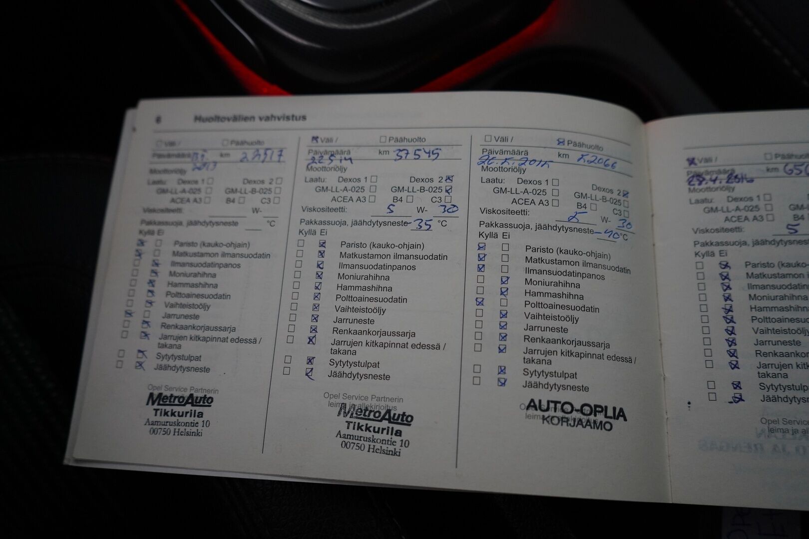 Opel Astra 2011 MYYDÄÄN HUUTOKAUPAT.COM