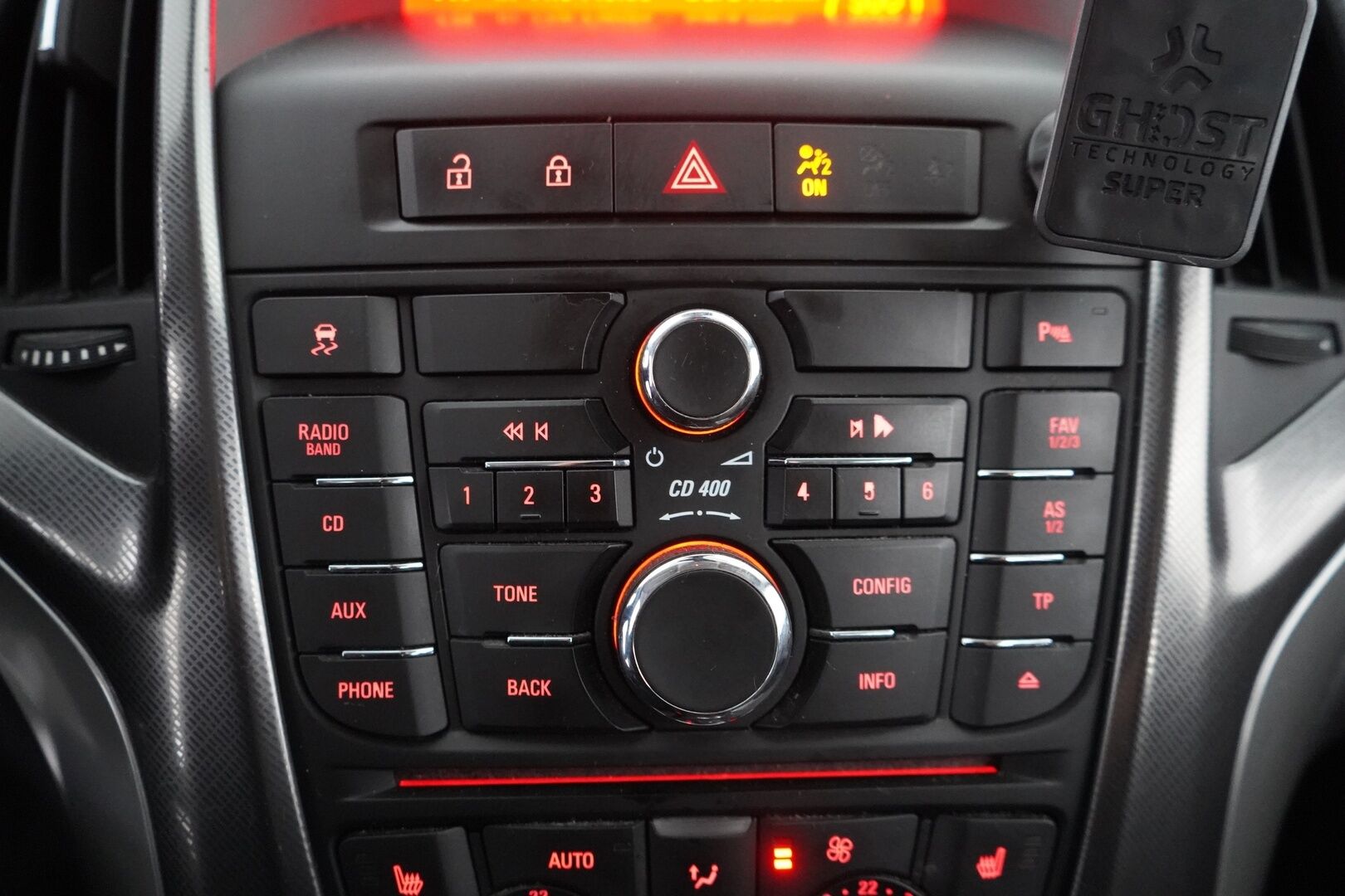 Opel Astra 2011 MYYDÄÄN HUUTOKAUPAT.COM