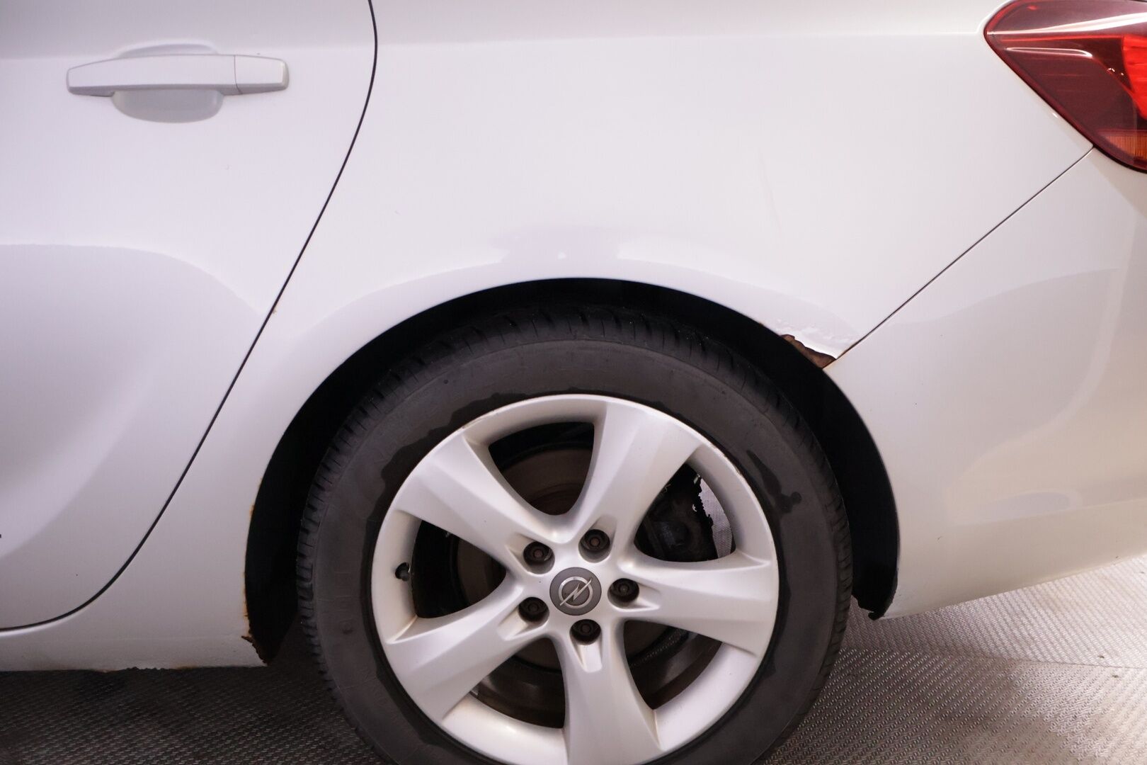Opel Astra 2011 Sport Tourer Sport 2,0 CDTI 118kW AT6 - Myydään Huutokaupat.com - | Koukku | Vakkari | Lohko lämmitin | 2x Hyvät renkaat | 