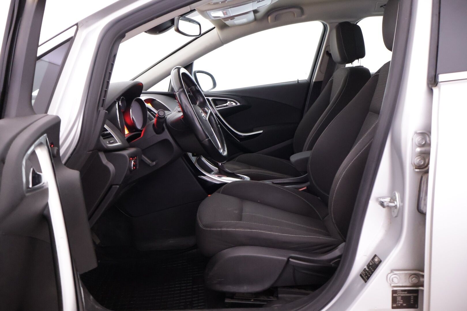 Opel Astra 2011 Sport Tourer Sport 2,0 CDTI 118kW AT6 - Myydään Huutokaupat.com - | Koukku | Vakkari | Lohko lämmitin | 2x Hyvät renkaat | 
