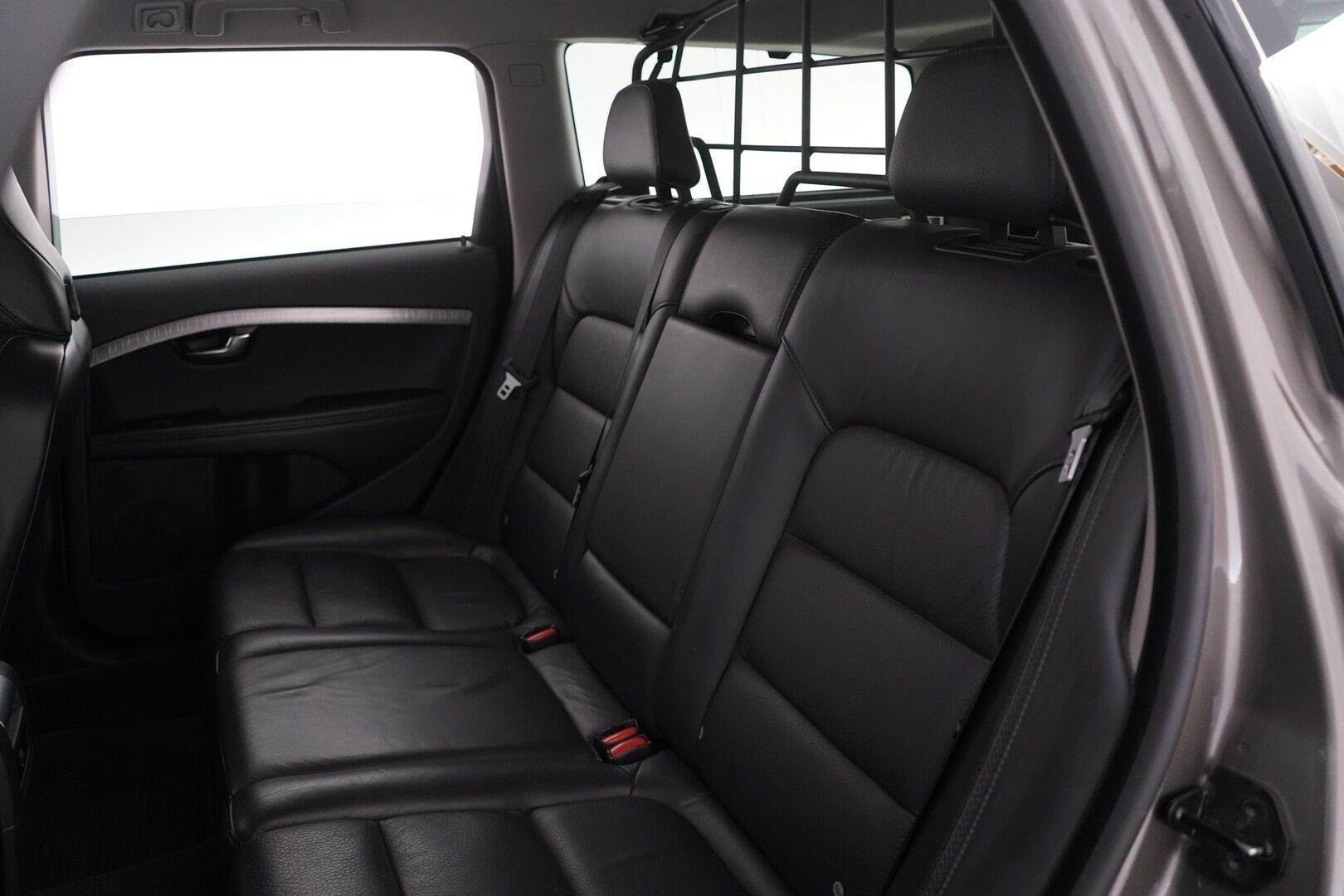 Volvo XC70 2011 D5 AWD Summum aut * Webasto / Vakkari / Tutka / Koukku /  Xenon * - Suomi-auto / Kahdet alumiinivanteet / Jakopää tehty 09/25!