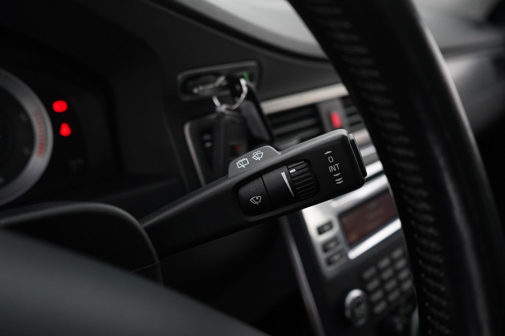 Volvo XC70 2011 D5 AWD Summum aut * Webasto / Vakkari / Tutka / Koukku /  Xenon * - Suomi-auto / Kahdet alumiinivanteet / Jakopää tehty 09/25!