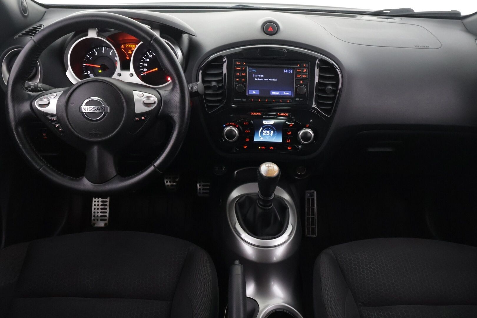 Nissan Juke 2011 1,6L DIG-T Tekna 2WD 6MT 17 Sport IMS - YritysOutlet - Myydään vain yrityksille - Suomi-auto / P-kamera / Vakkari / Lohkolämmitin+sisäpuhallin / Navi / Aut. Ilmastointi / 2x Alumiinivanteet