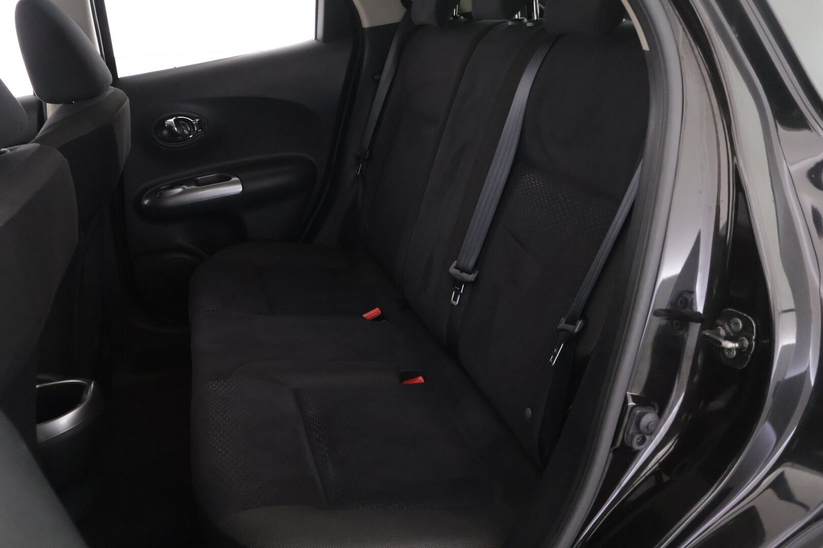 Nissan Juke 2011 1,6L DIG-T Tekna 2WD 6MT 17 Sport IMS - YritysOutlet - Myydään vain yrityksille - Suomi-auto / P-kamera / Vakkari / Lohkolämmitin+sisäpuhallin / Navi / Aut. Ilmastointi / 2x Alumiinivanteet