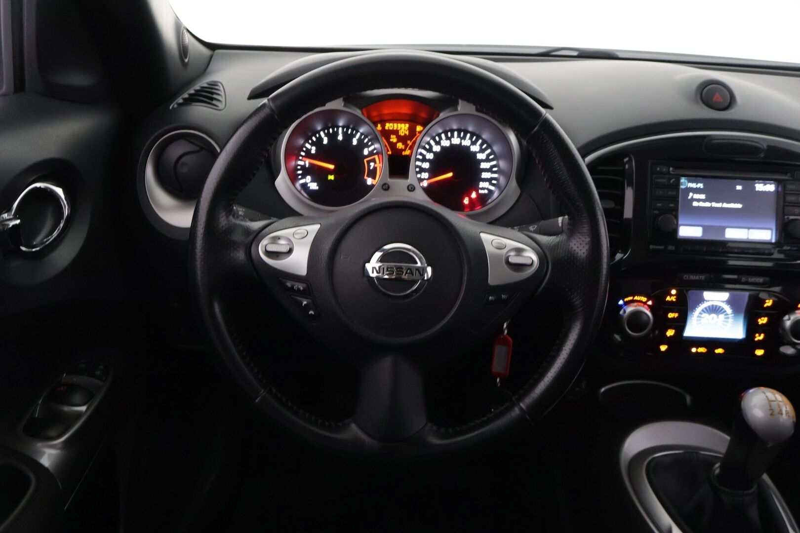 Nissan Juke 2011 1,6L Pure Drive Acenta 2WD 5MT 17 Elegance Connect IMS *YritysOutlet - Myydään vain yrityksille* - ** Lohko / Koukku / Navi / Kamera / Kahdet renkaat ** - Osta nyt, maksa vasta ensi vuonna