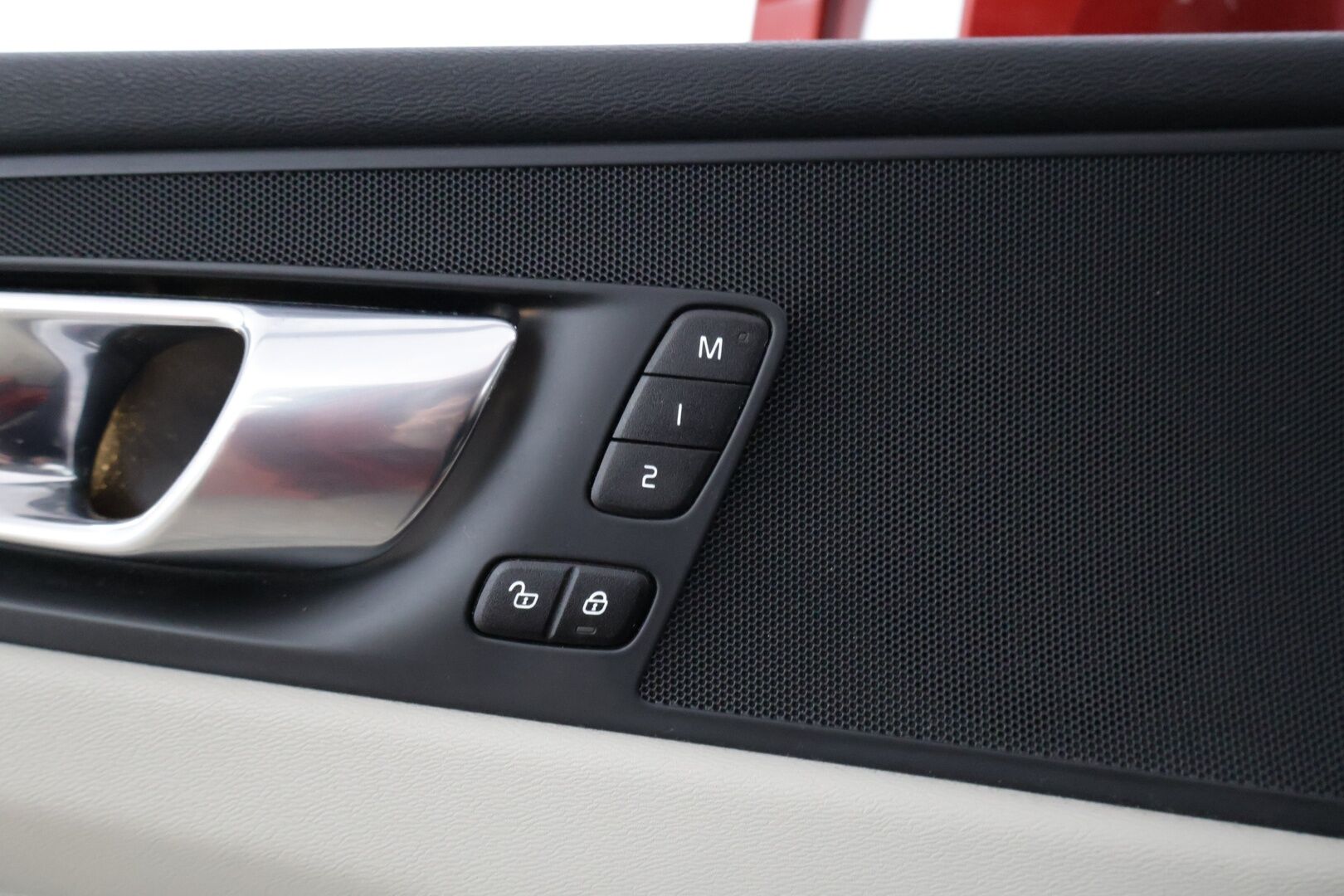 Volvo XC60 2020 B4 AWD MHEV Business aut *Suomi-auto / ACC / Vaaleat nahat / Muistipenkki / Sähkökontti / Ratinlämmitin* - Koukku / Keyless / Jakopää tehty - HULLUT AVAJAISHULINAT KORKOTARJOUS 3,29 %