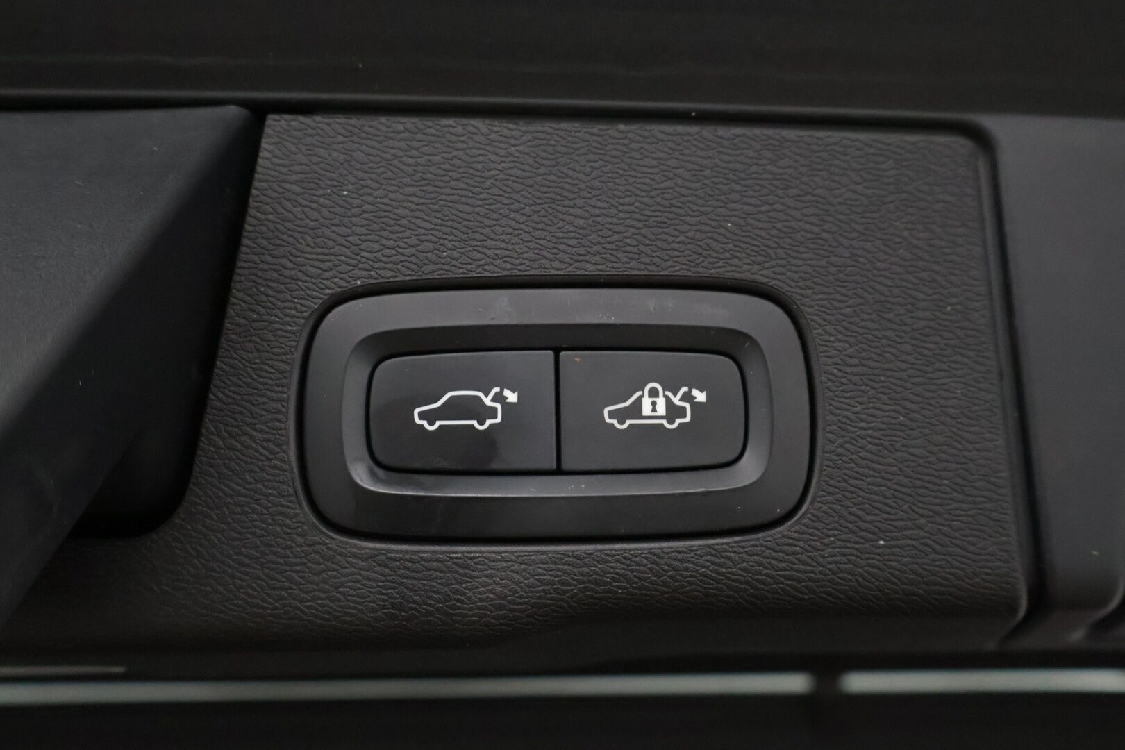 Volvo XC60 2020 B4 AWD MHEV Business aut *Suomi-auto / ACC / Vaaleat nahat / Muistipenkki / Sähkökontti / Ratinlämmitin* - Koukku / Keyless / Jakopää tehty - HULLUT AVAJAISHULINAT KORKOTARJOUS 3,29 %