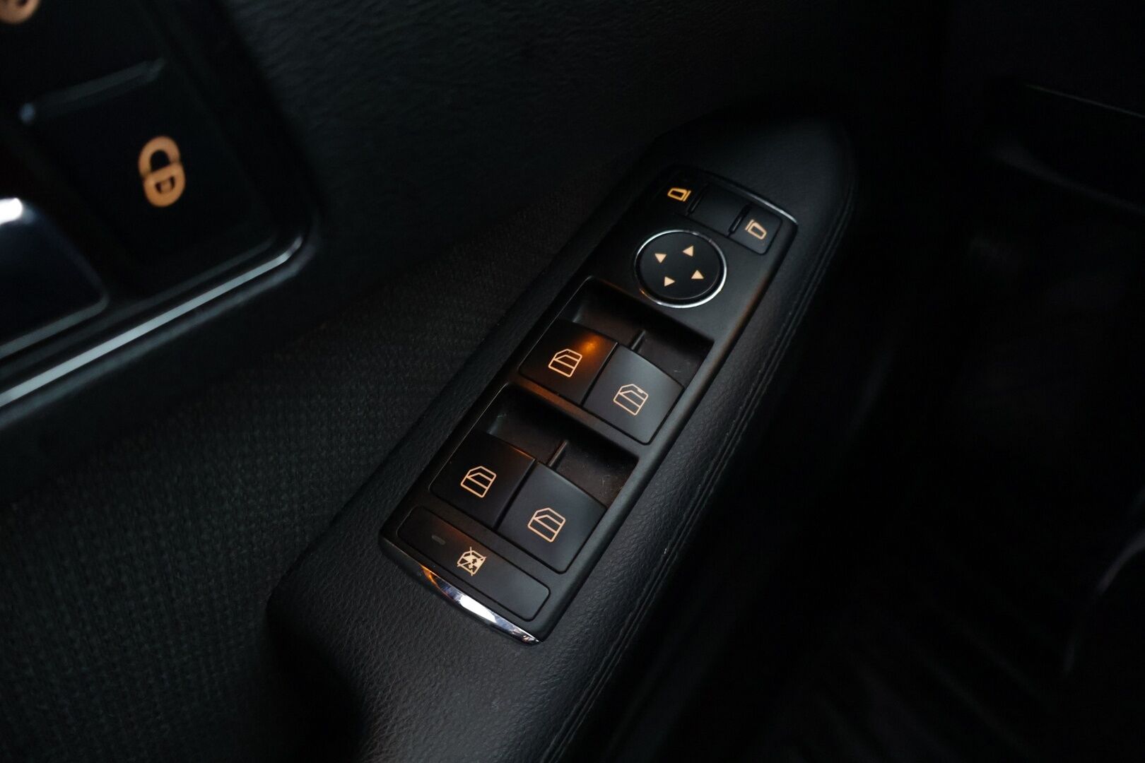 Mercedes-Benz E 2010 250 CDI BE A - Panorama | Vakkari | Puolnahat | P-Tutkat | Xenon