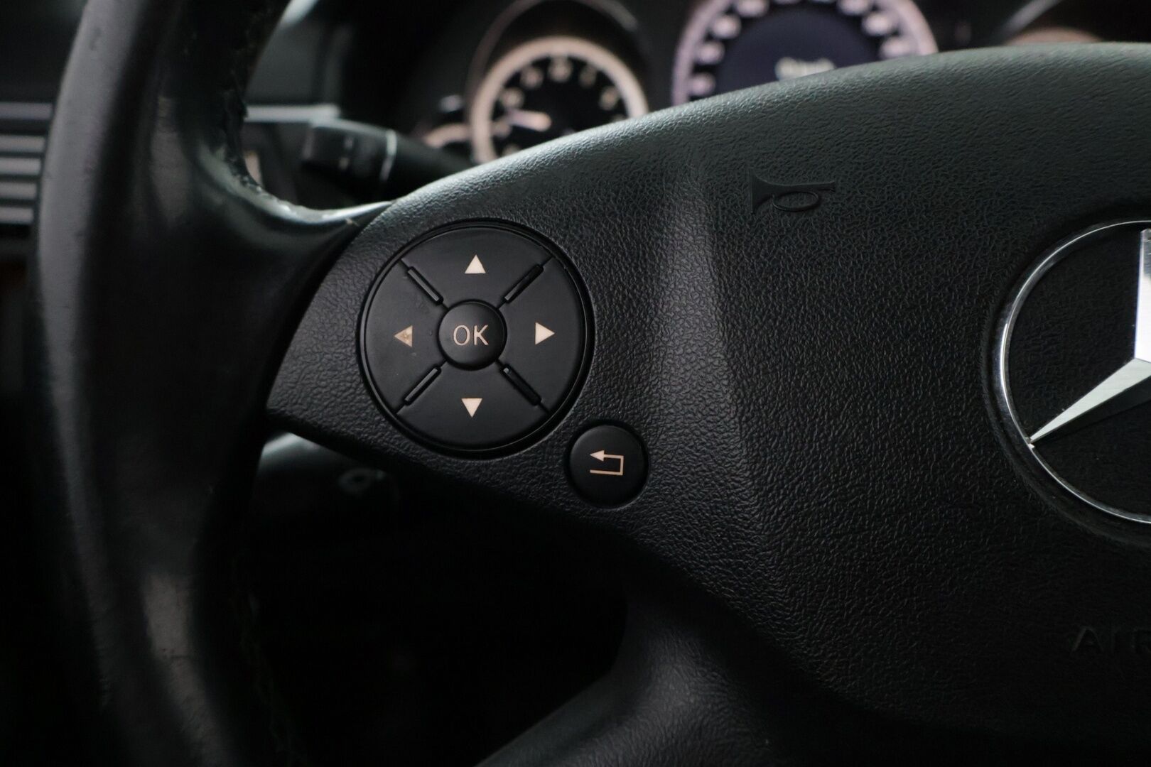 Mercedes-Benz E 2010 250 CDI BE A - Panorama | Vakkari | Puolnahat | P-Tutkat | Xenon