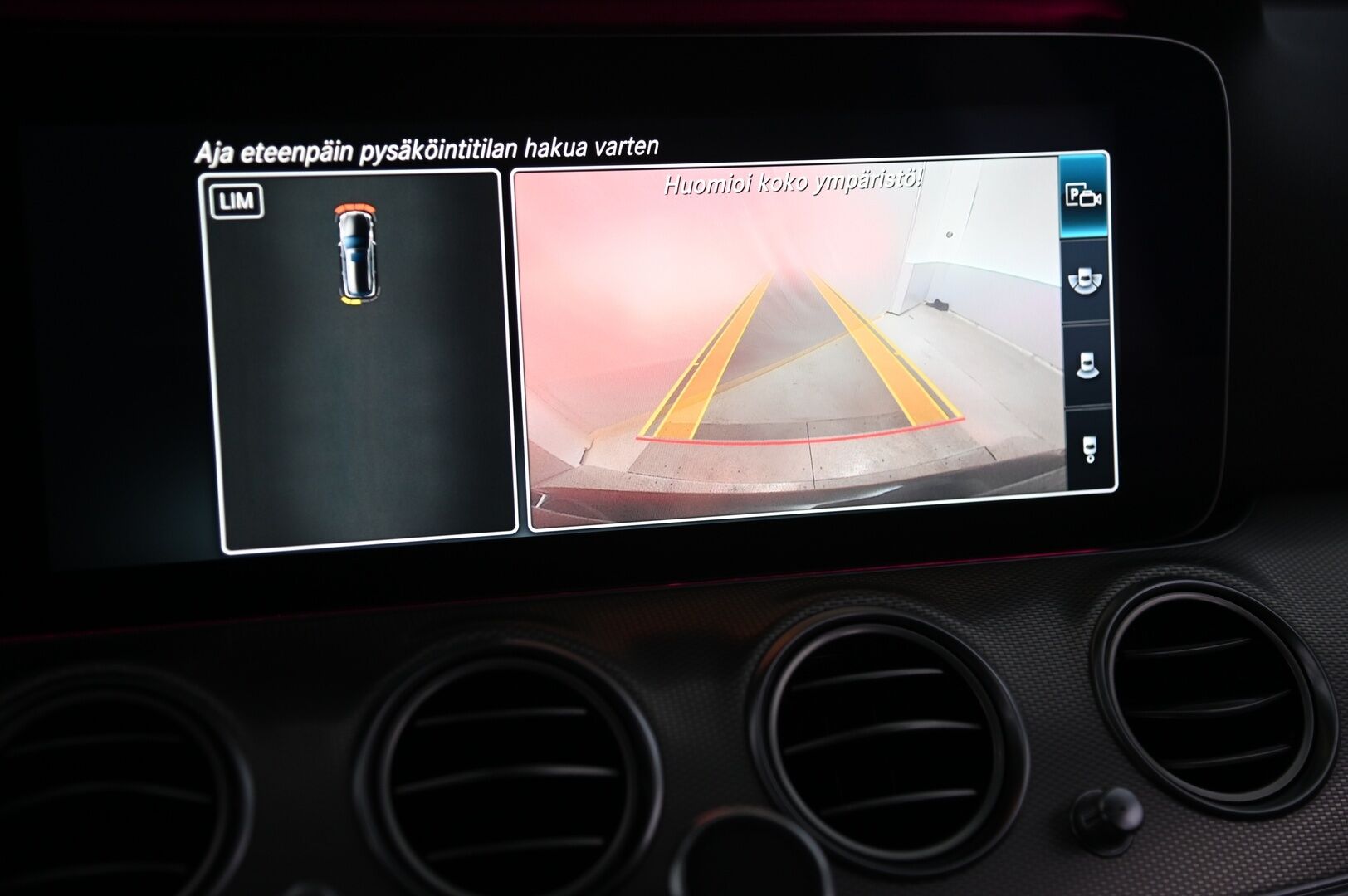 Mercedes-Benz E 2017 220 d T A Premium Business - Hierovat penkit | DTR+ | HUD | Widescreen | Koukku | Navi | P.Kamera | Muistipenkit | g9 | 2x renkaat&alumiinivanteet