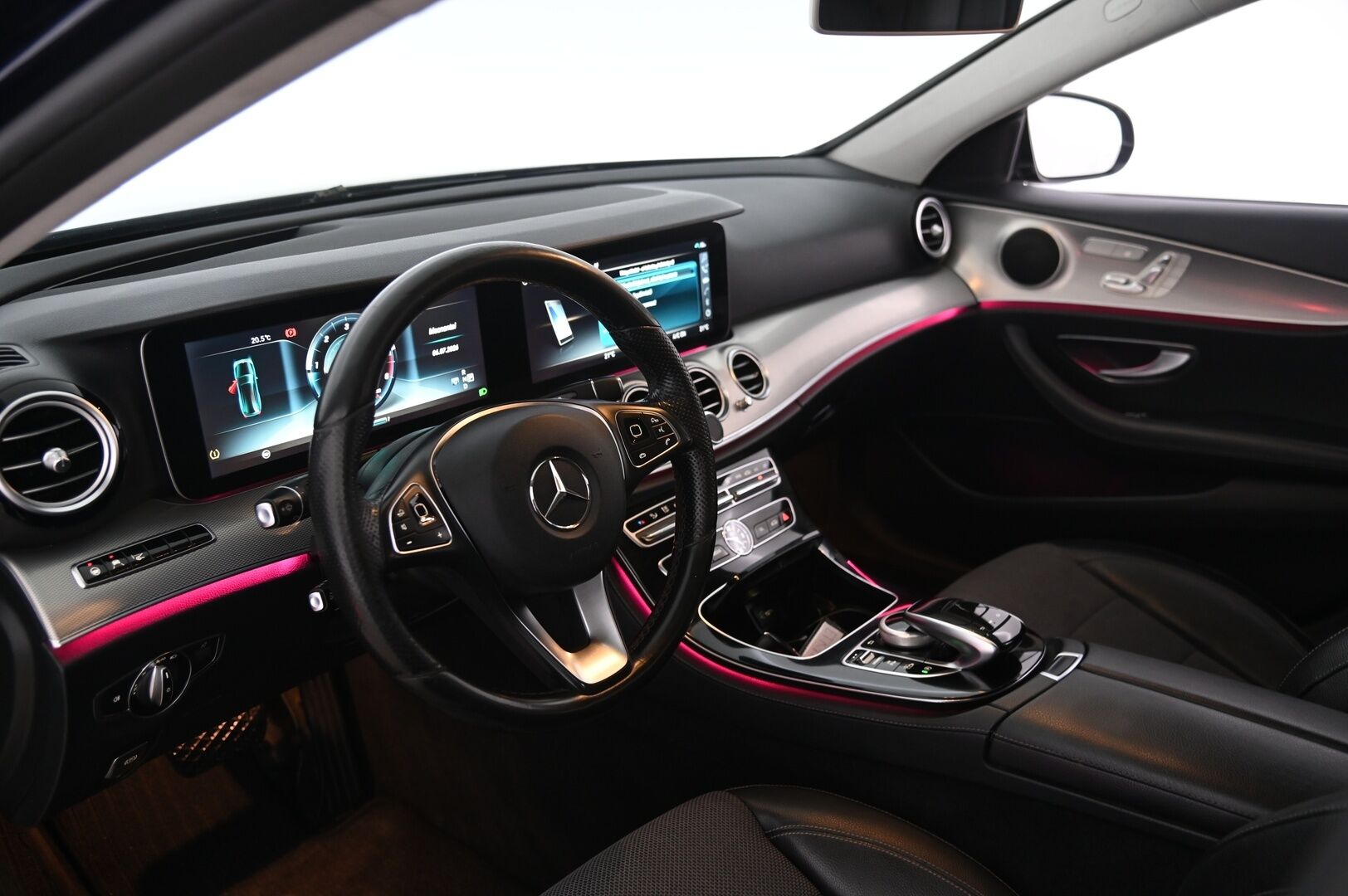 Mercedes-Benz E 2017 220 d T A Premium Business - Hierovat penkit | DTR+ | HUD | Widescreen | Koukku | Navi | P.Kamera | Muistipenkit | g9 | 2x renkaat&alumiinivanteet