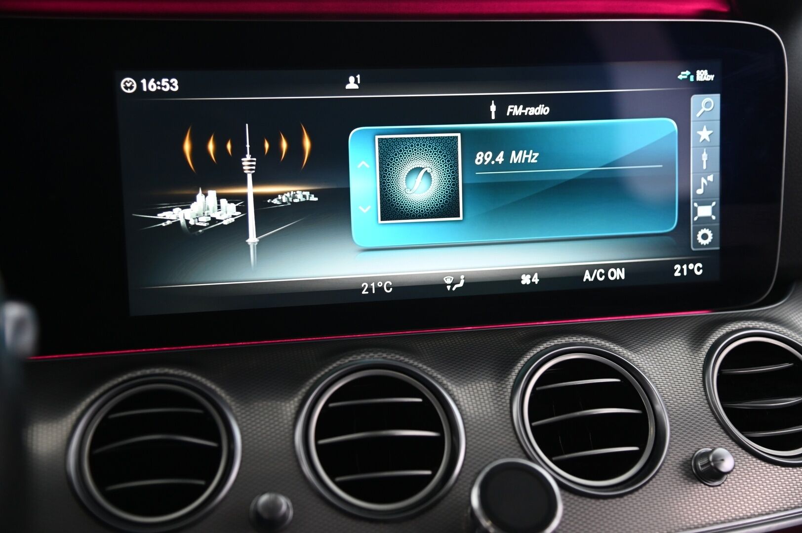 Mercedes-Benz E 2017 220 d T A Premium Business - Hierovat penkit | DTR+ | HUD | Widescreen | Koukku | Navi | P.Kamera | Muistipenkit | g9 | 2x renkaat&alumiinivanteet