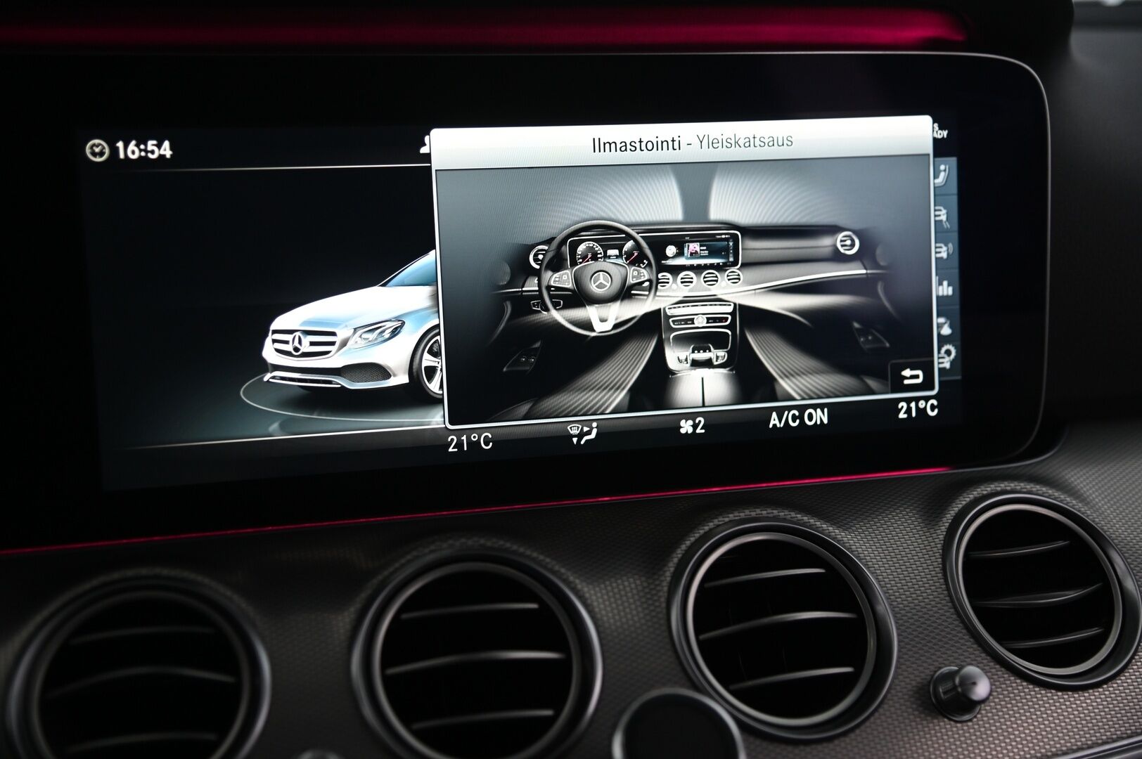 Mercedes-Benz E 2017 220 d T A Premium Business - Hierovat penkit | DTR+ | HUD | Widescreen | Koukku | Navi | P.Kamera | Muistipenkit | g9 | 2x renkaat&alumiinivanteet