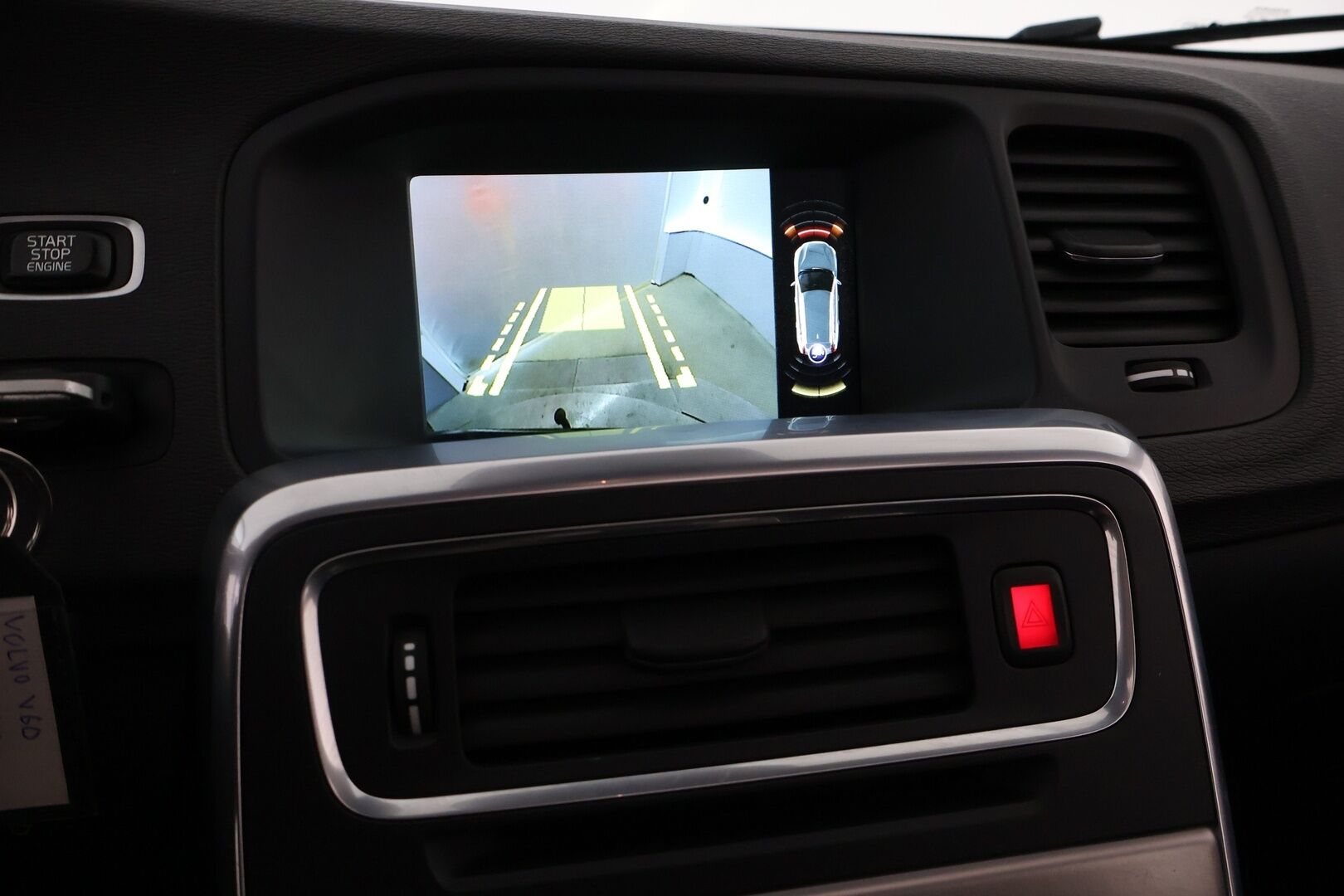 Volvo V60 2016 D5 AWD Twin Engine Summum aut - Webasto / Adapt.Vakkari / Kattoluukku / Peruutuskamera / Vetokoukku / BLIS / Nahkasisusta / Keyless / Huippuvarusteet!