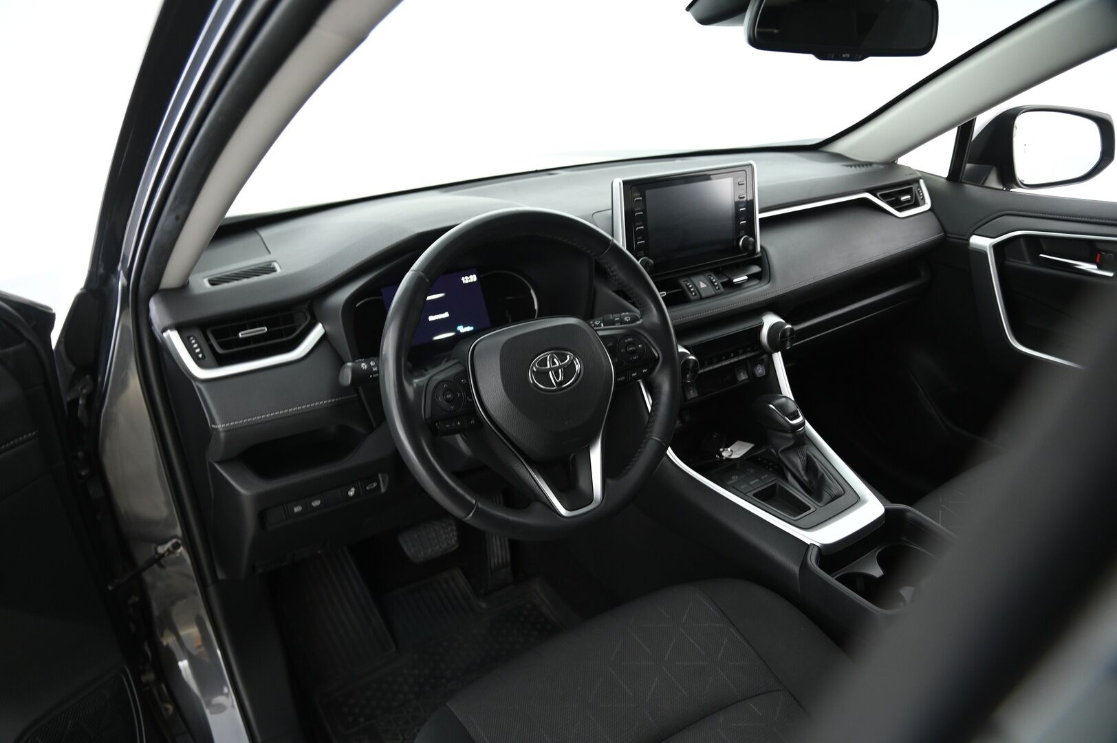 Toyota RAV4 2019 2,0 VVT-iE Active Multidrive S *Suomiauto / ACC / LED / KEYLESS / P.Kamera / Navi / Lohko S.Pistoke* - Taloudellinen maasturi hyvillä renkailla sekä särmällä huoltohistorialla