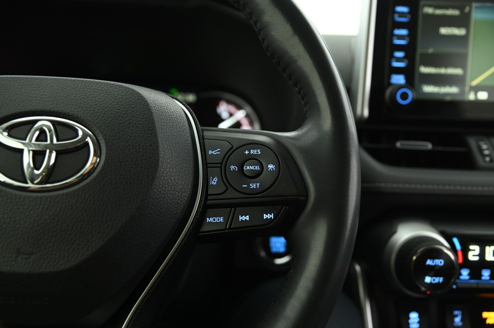 Toyota RAV4 2019 2,0 VVT-iE Active Multidrive S *Suomiauto / ACC / LED / KEYLESS / P.Kamera / Navi / Lohko S.Pistoke* - Taloudellinen maasturi hyvillä renkailla sekä särmällä huoltohistorialla