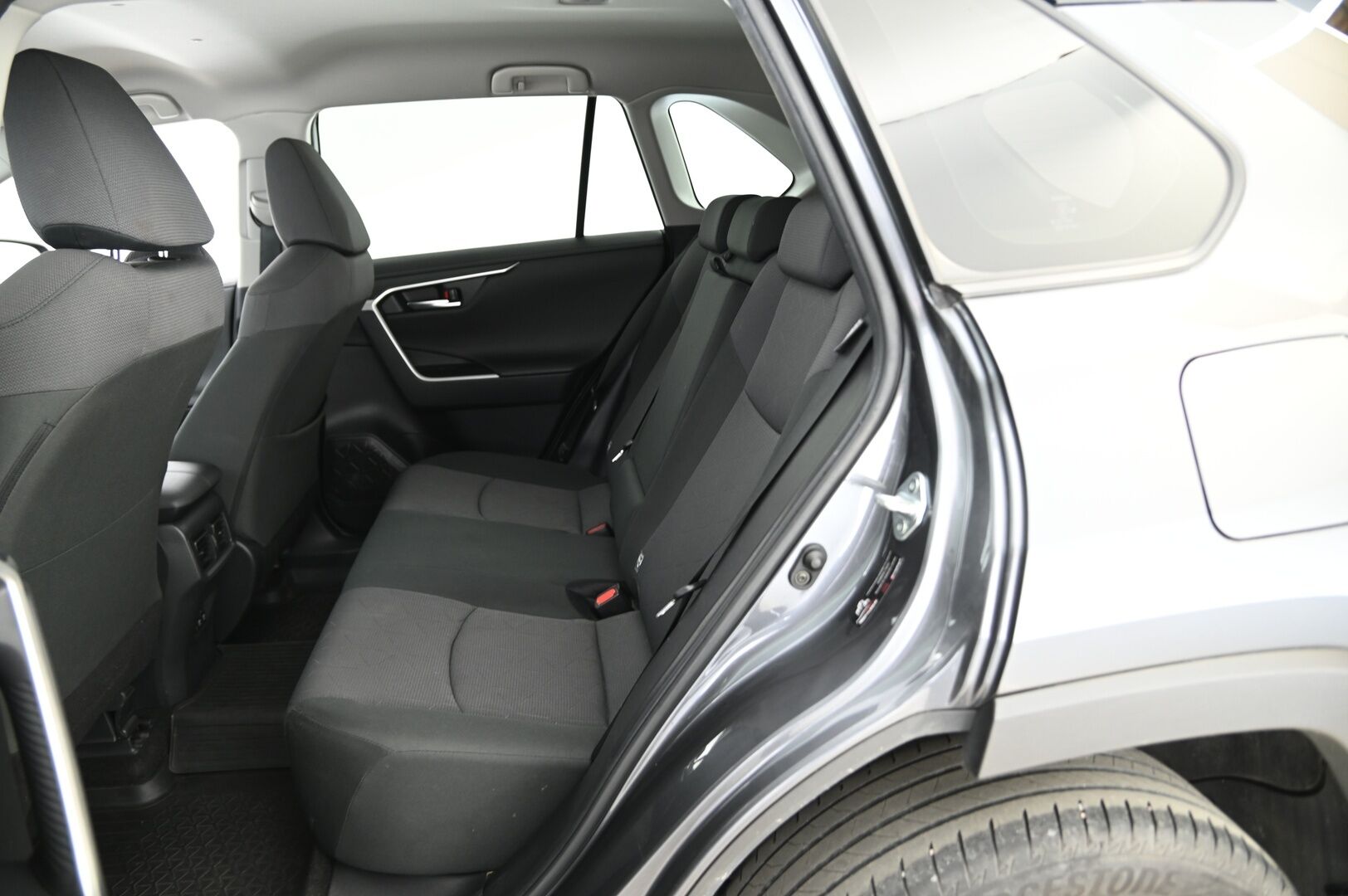 Toyota RAV4 2019 2,0 VVT-iE Active Multidrive S *Suomiauto / ACC / LED / KEYLESS / P.Kamera / Navi / Lohko S.Pistoke* - Taloudellinen maasturi hyvillä renkailla sekä särmällä huoltohistorialla