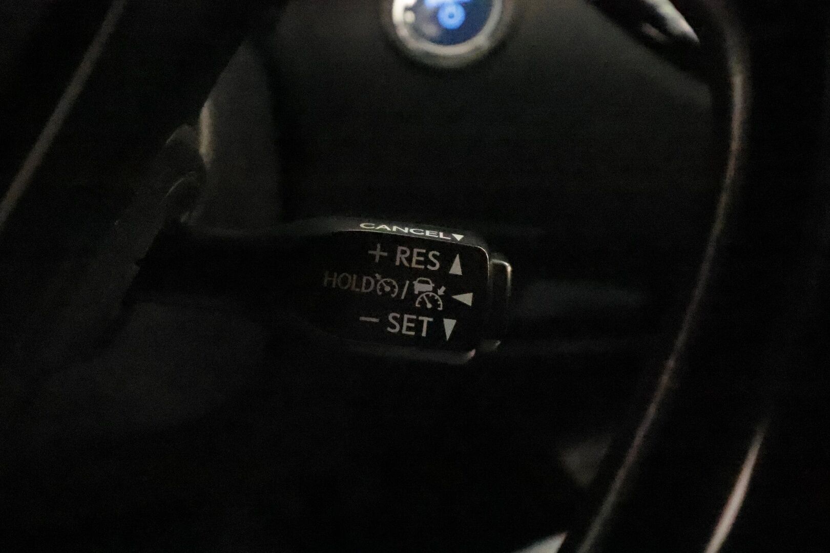 Toyota C-HR 2020 1,8 Hybrid Active **Webasto / Adapt.Vakkari / LED-valot / P.kamera / Navi / Kaistavahti / Apple&Android / KeylessGO** - Merkkihuollettu Suomi-auto / Kahdet renkaat