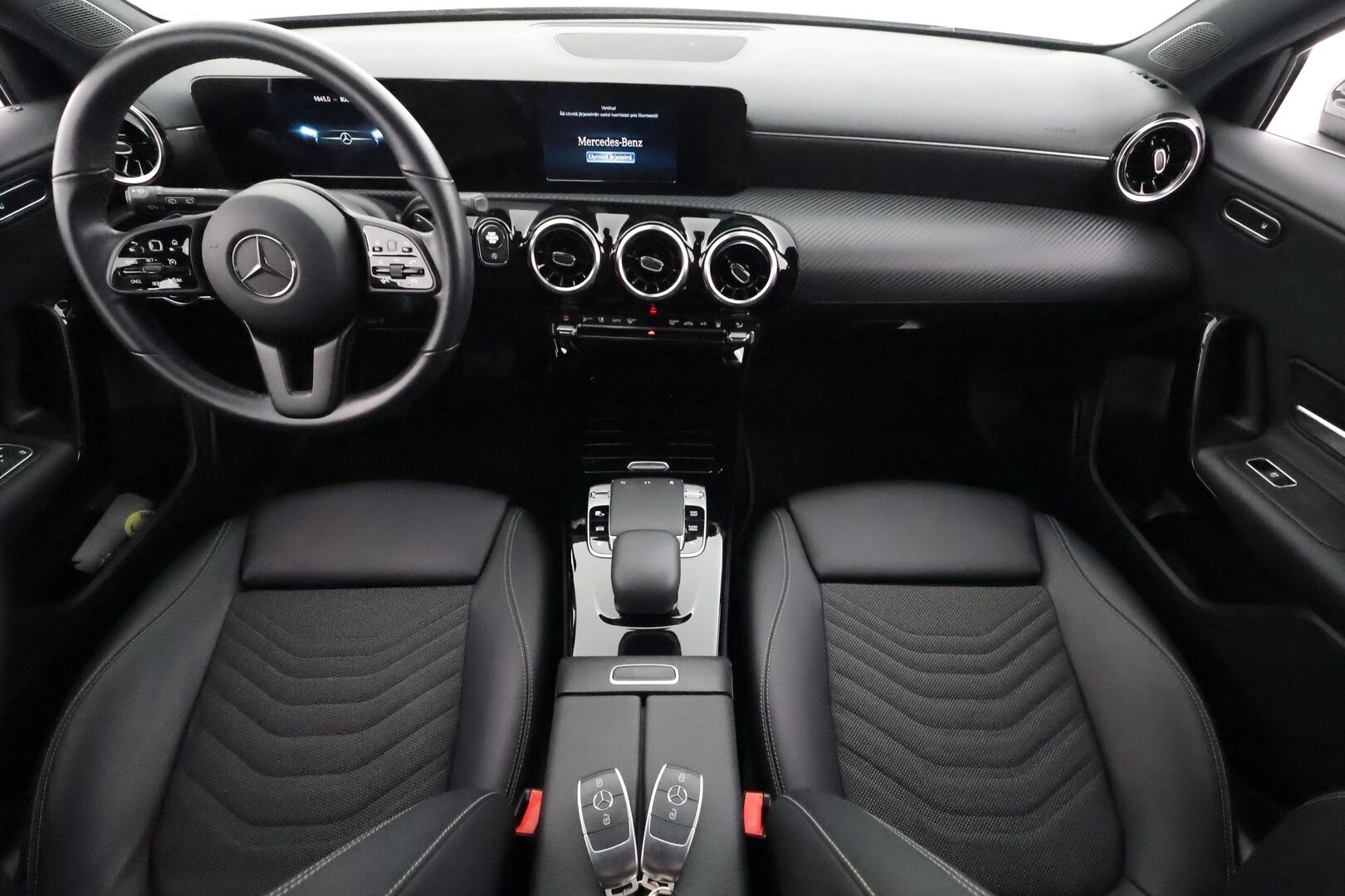 Mercedes-Benz A 2020 180 A Business Style - | Vakkari | Webasto | P.Kamera | Widescreen | Puolinahat | LED | Apple&Android | Suomi-auto | Kahdet Renkaat |