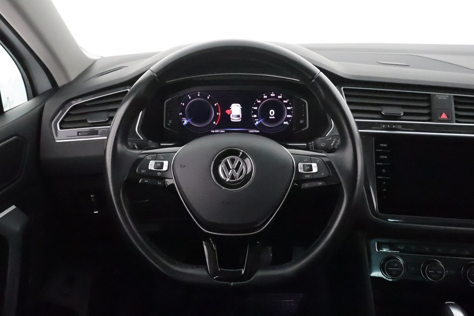 Volkswagen Tiguan 2020 R-Line 1,5 TSI EVO 110 kW DSG **ACC / Webasto / LED / 360° Kamera / Navi / Kaistavahti / Hierovat penkit / Keyless** - 1-om Suomi-auto / Kahdet Renkaat / Merkkihuollettu!