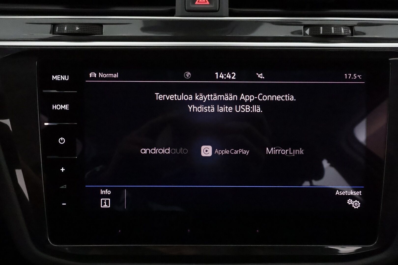 Volkswagen Tiguan 2020 R-Line 1,5 TSI EVO 110 kW DSG **ACC / Webasto / LED / 360° Kamera / Navi / Kaistavahti / Hierovat penkit / Keyless** - 1-om Suomi-auto / Kahdet Renkaat / Merkkihuollettu!