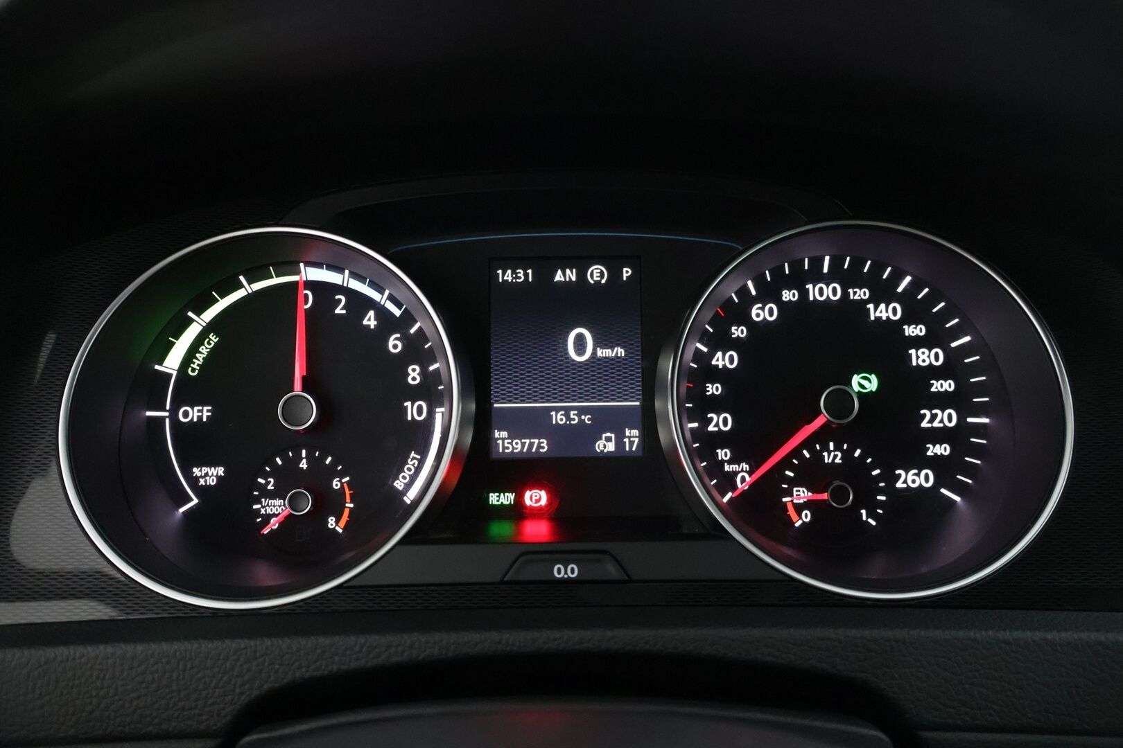 Volkswagen Golf 2015 GTE Plug-In Hybrid 150 kW (204 hv) DSG-automaatti * Kattoluukku / ACC / BLIS / KeyLess / Navi / Tutkat * - Merkkihuollettu! / Kahdet hyvät renkaat / Siisti! 