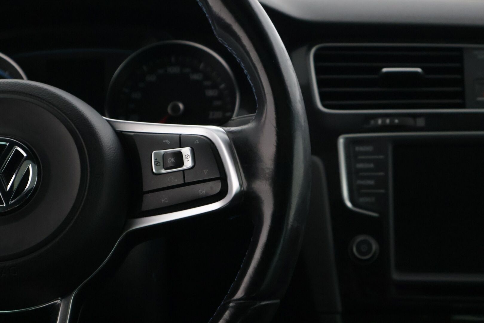 Volkswagen Golf 2015 GTE Plug-In Hybrid 150 kW (204 hv) DSG-automaatti * Kattoluukku / ACC / BLIS / KeyLess / Navi / Tutkat * - Merkkihuollettu! / Kahdet hyvät renkaat / Siisti! 