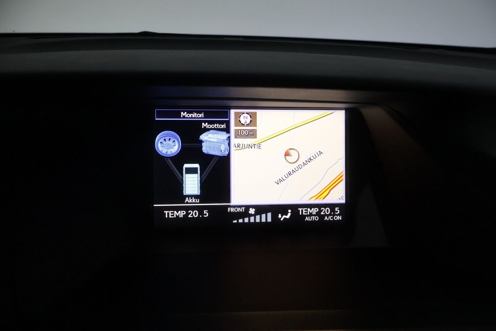 Lexus RX 2012 450h Hybrid 4WD A Executive * Muisti nahat / Peruutuskamera / Irroitettava vetokoukku / Vakkarii / Premium- Audio* - Voimaa ja pehmeyttä / Kahdet huippu renkaat / Koukku / Neliveto / - HULLUT AVAJAISHULINAT KORKOTARJOUS 3,29 %