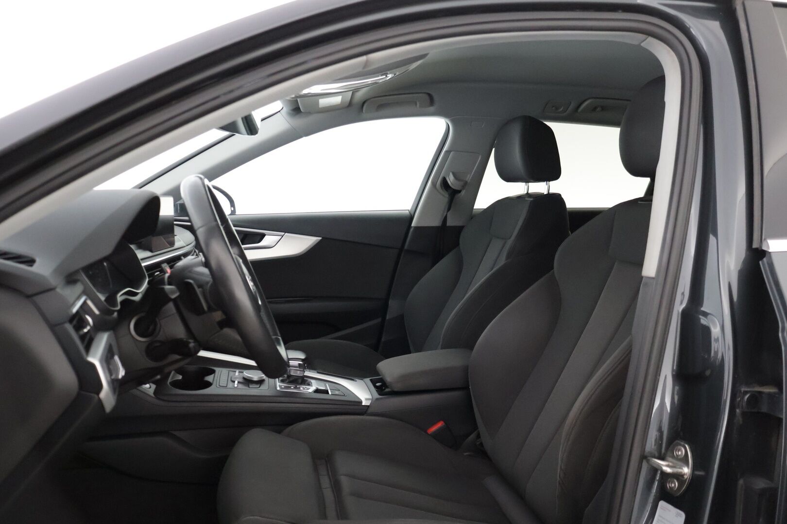 Audi A4 2018 Avant Business 2,0 TDI 110 kW S tronic * Xenon / Vakkari / P. tutkat / Sähkökontti / Navi * - Näyttävä tummanharmaa väri! / Lohkolämmitin - HULLU BLACKWEEK KORKOTARJOUS 2,49%