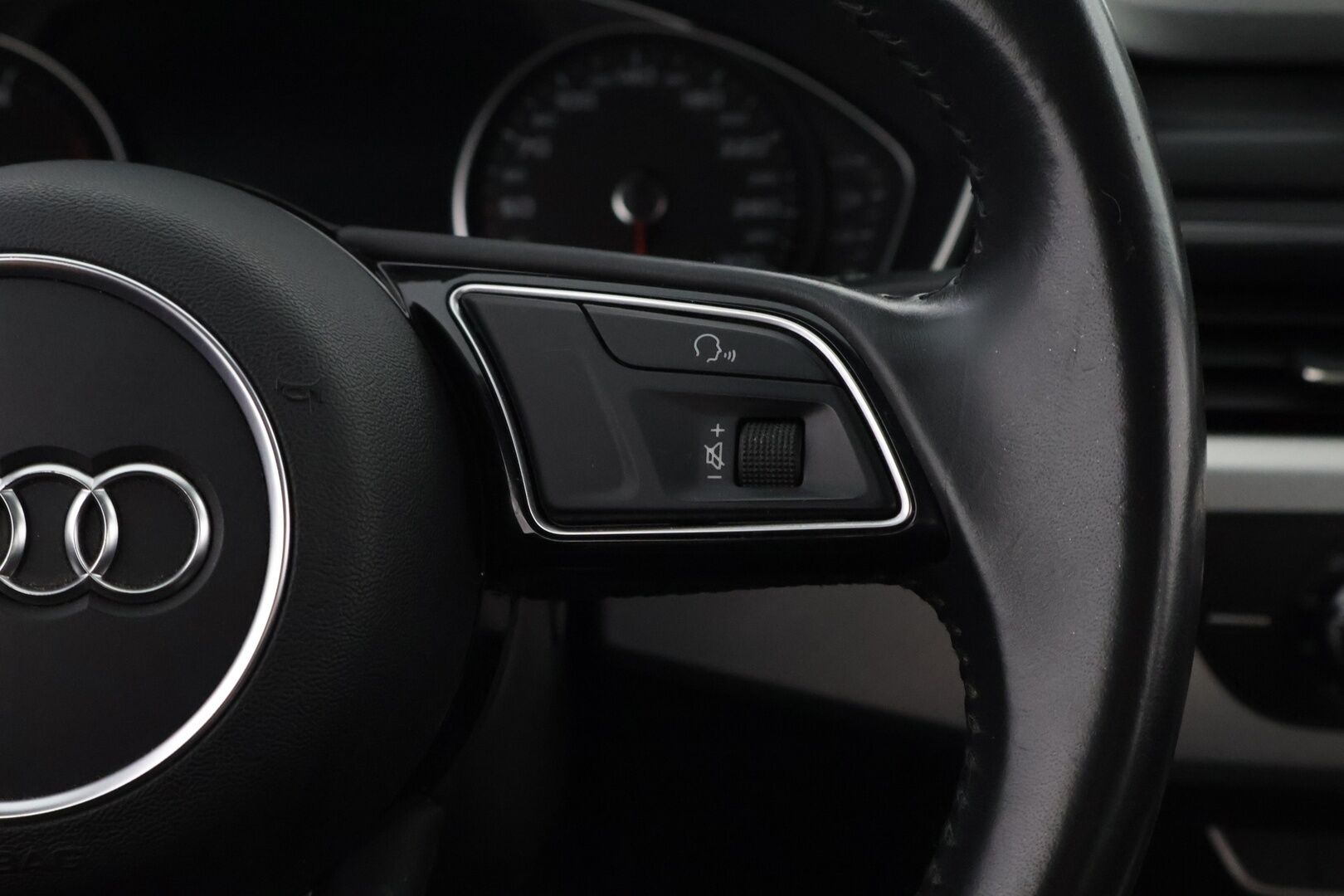 Audi A4 2018 Avant Business 2,0 TDI 110 kW S tronic - Vakkari | Lohko&Sisäpistoke | Apple&Android | Sporttipenkit | Sähköluukku | Xenon!