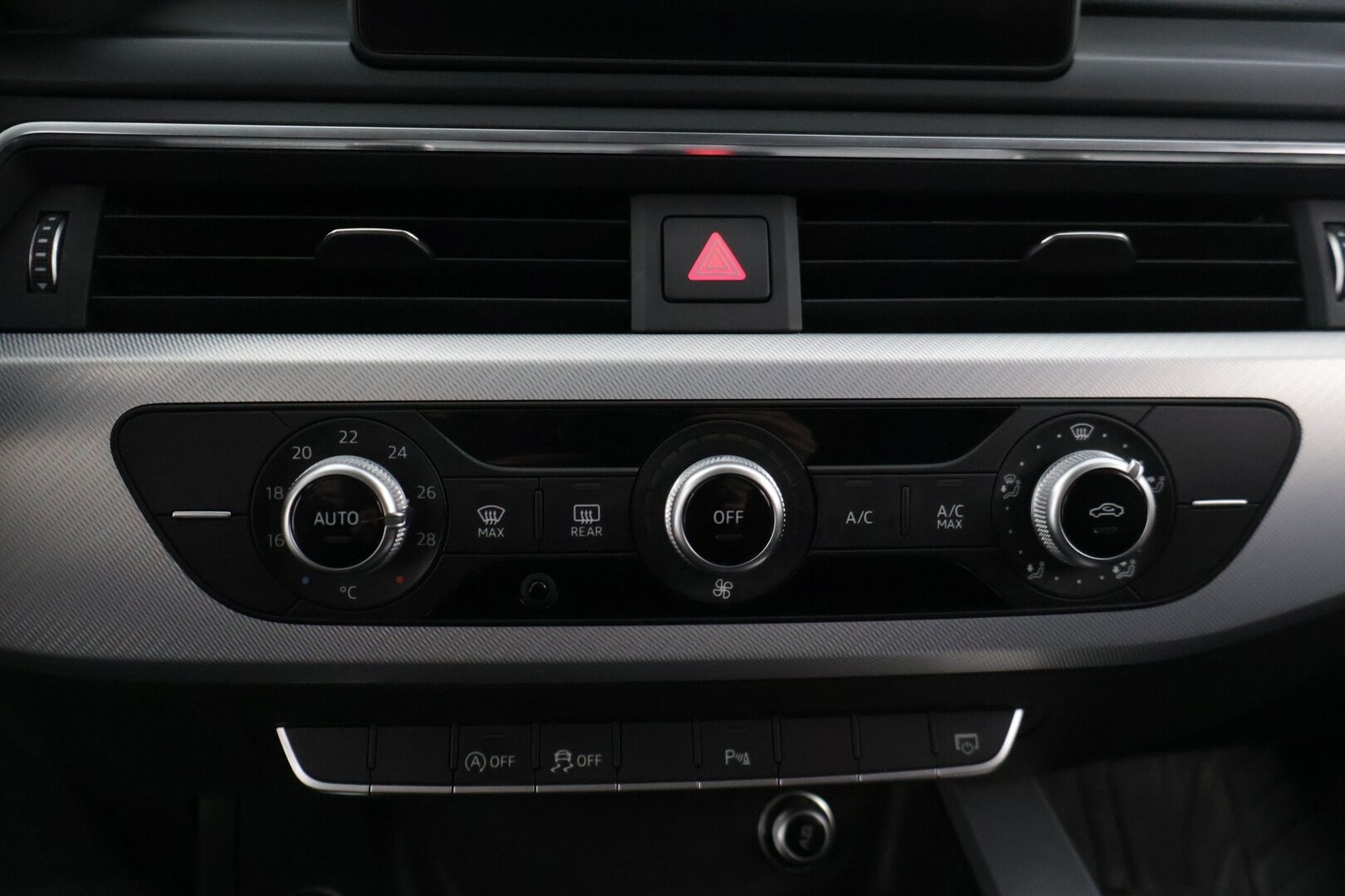 Audi A4 2017 AUDI A4 Avant Business 2,0 TDI 110 kW S tronic * Xenon / Vakkari / P. tutkat / Sähkökontti / Navi * - * Näyttävä tummanharmaa väri! / Lohkolämmitin *