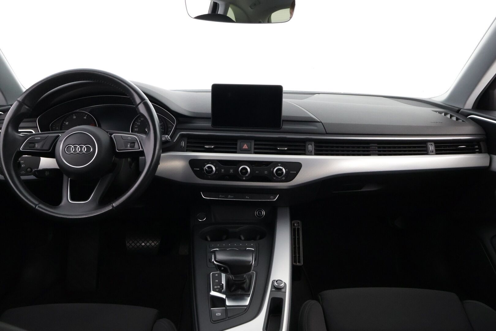 Audi A4 2018 Avant Business 2,0 TDI 110 kW S tronic - Vakkari | Lohko&Sisäpistoke | Apple&Android | Sporttipenkit | Sähköluukku | Xenon!