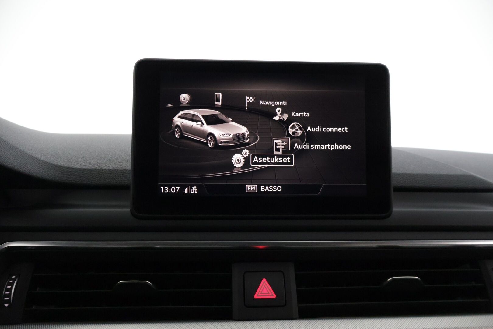 Audi A4 2017 AUDI A4 Avant Business 2,0 TDI 110 kW S tronic * Xenon / Vakkari / P. tutkat / Sähkökontti / Navi * - * Näyttävä tummanharmaa väri! / Lohkolämmitin *