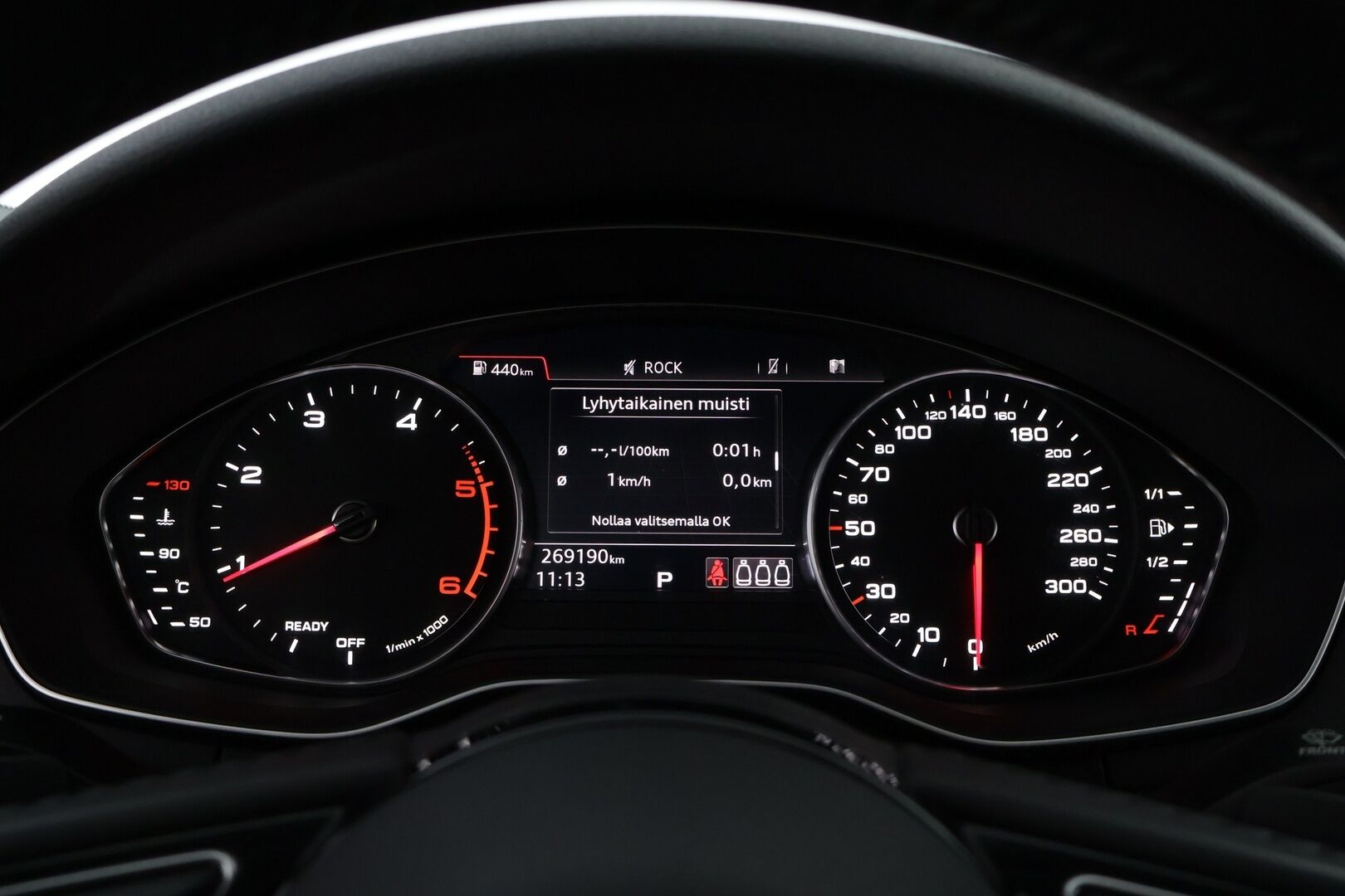 Audi A4 2018 Avant Business 2,0 TDI 110 kW S tronic - Vakkari | Lohko&Sisäpistoke | Apple&Android | Sporttipenkit | Sähköluukku | Xenon!