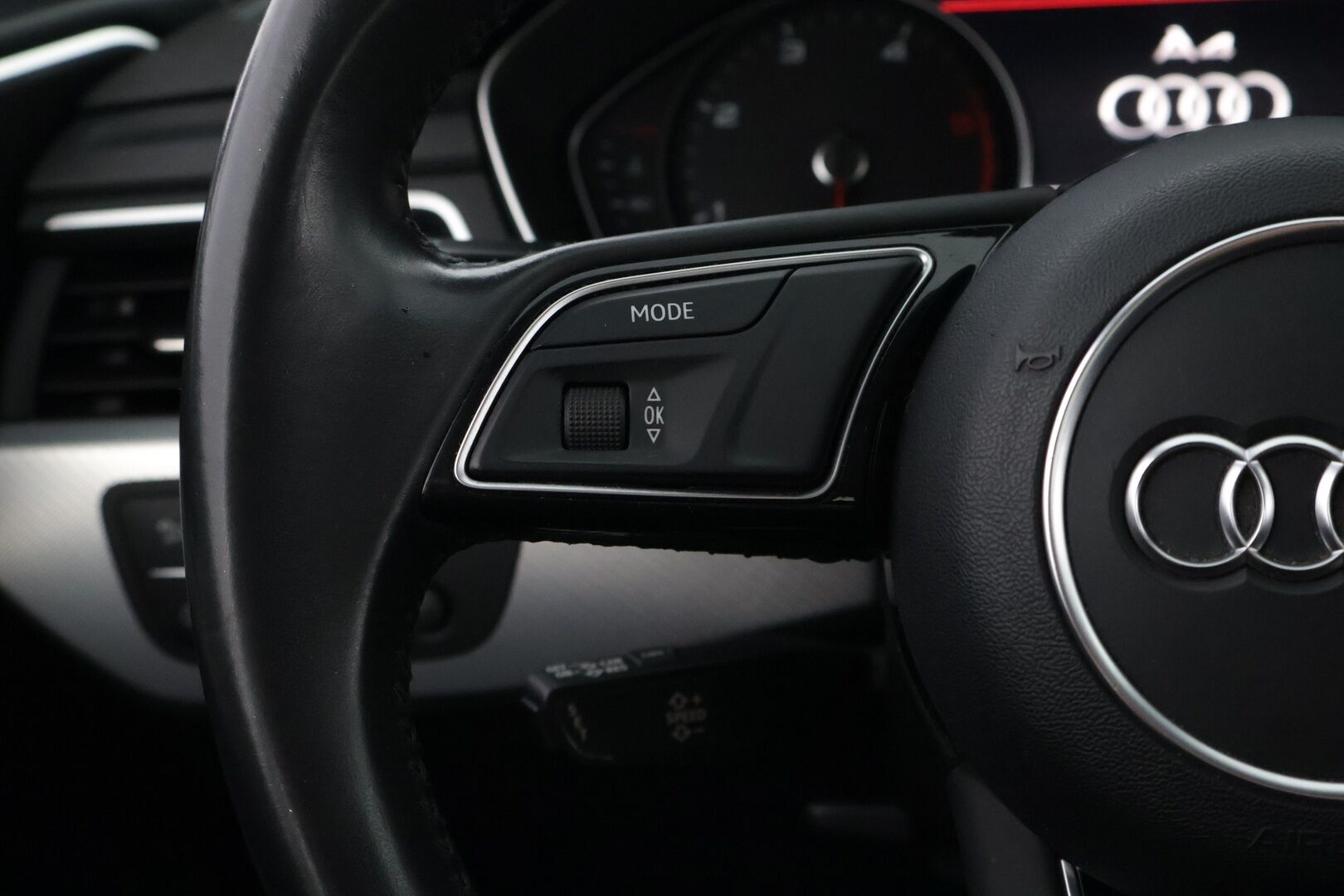 Audi A4 2018 Avant Business 2,0 TDI 110 kW S tronic - Vakkari | Lohko&Sisäpistoke | Apple&Android | Sporttipenkit | Sähköluukku | Xenon!