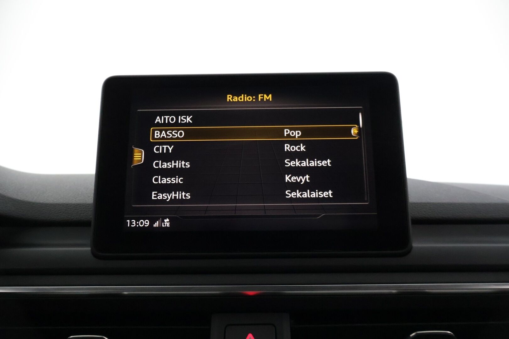 Audi A4 2018 Avant Business 2,0 TDI 110 kW S tronic * Xenon / Vakkari / P. tutkat / Sähkökontti / Navi * - Näyttävä tummanharmaa väri! / Lohkolämmitin - HULLU BLACKWEEK KORKOTARJOUS 2,49%