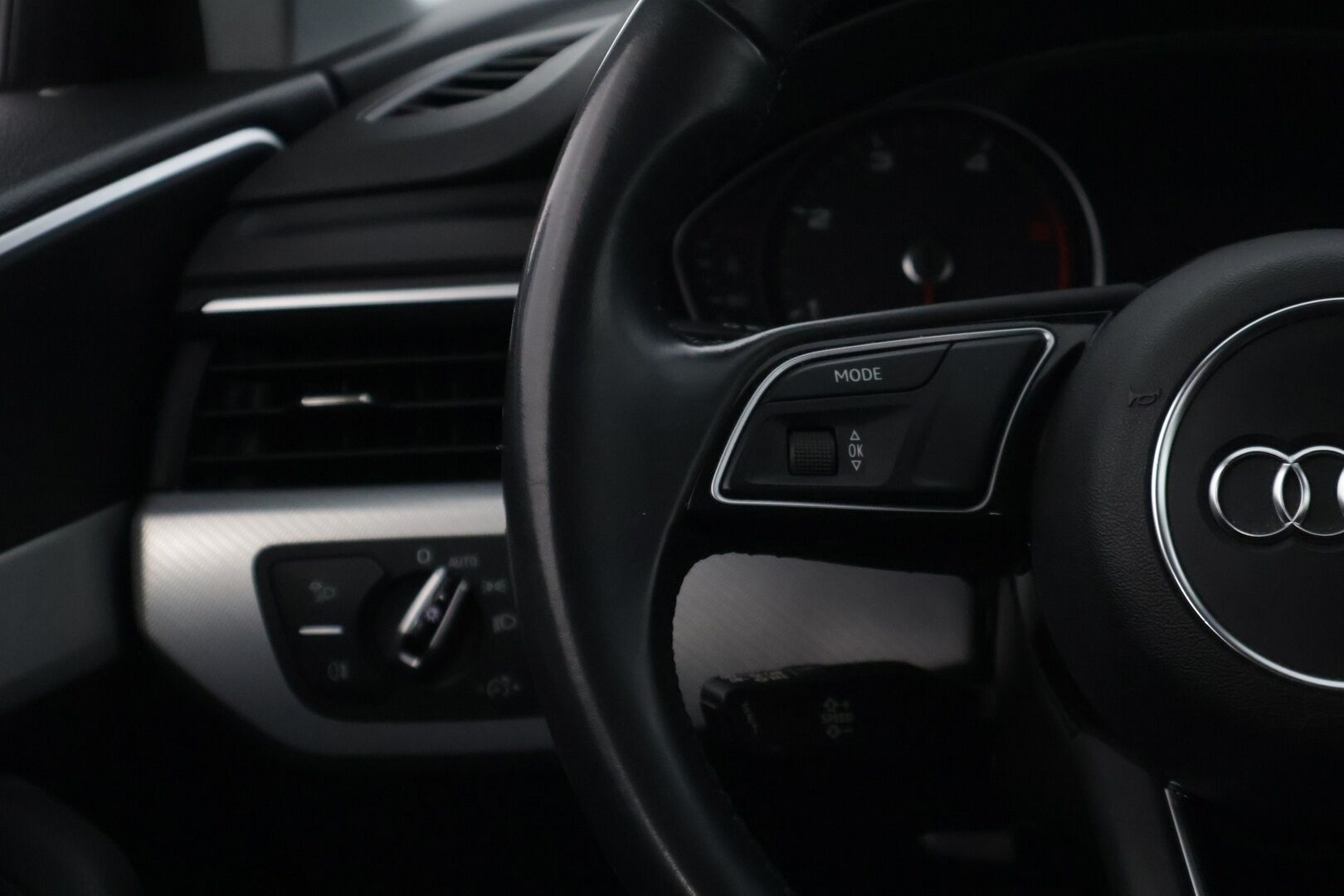 Audi A4 2018 Avant Business 2,0 TDI 110 kW S tronic * Xenon / Vakkari / P. tutkat / Sähkökontti / Navi * - Näyttävä tummanharmaa väri! / Lohkolämmitin - HULLU BLACKWEEK KORKOTARJOUS 2,49%