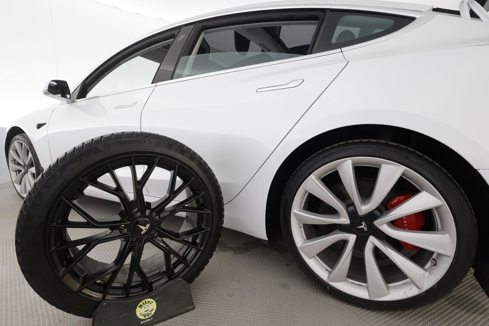 Tesla Model 3 2019 Performance - | ACC | Lasikatto | Premium audio | P.kamera | Sähkönahat | Muistipenkki | Track mode | LED | 2x renkaat aluin | 