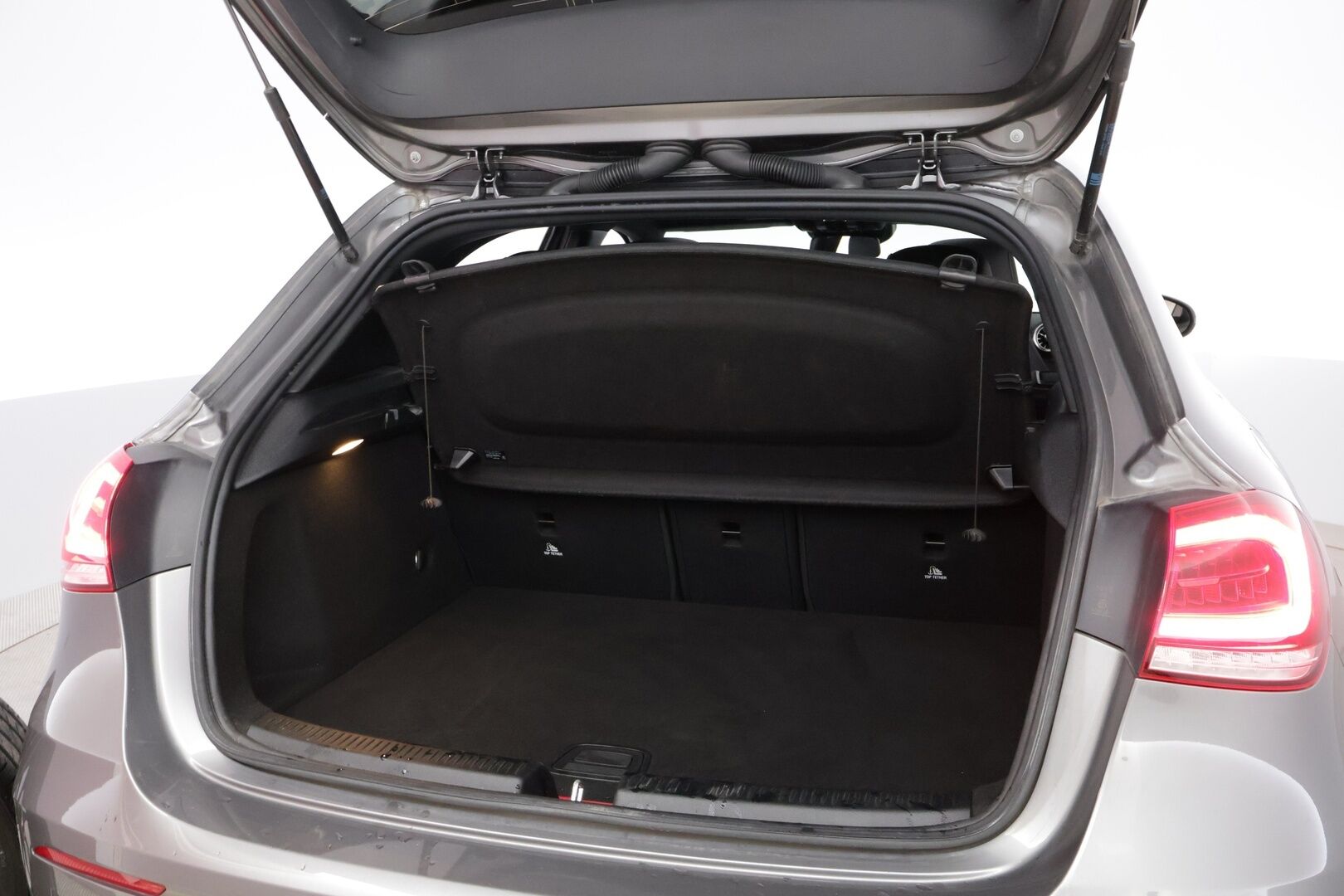 Mercedes-Benz A 2021 250 e A Business AMG EQ Power * Widescreen / Peruutuskamera / Panoraama / CarPlay** - Midline Sound / Lisälämmitin / 2x Renkaat aluvantein!